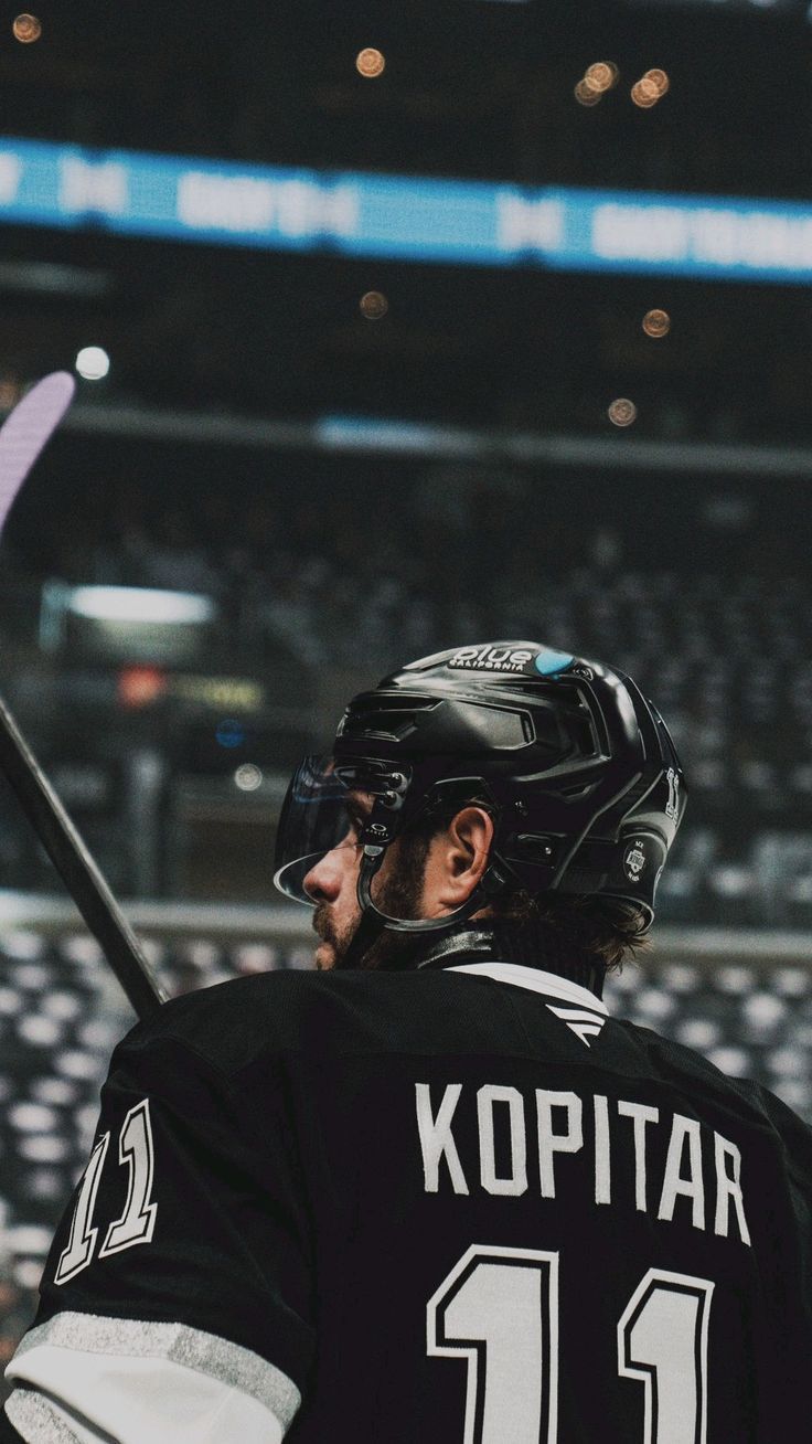 736x1308 Anže Kopitar