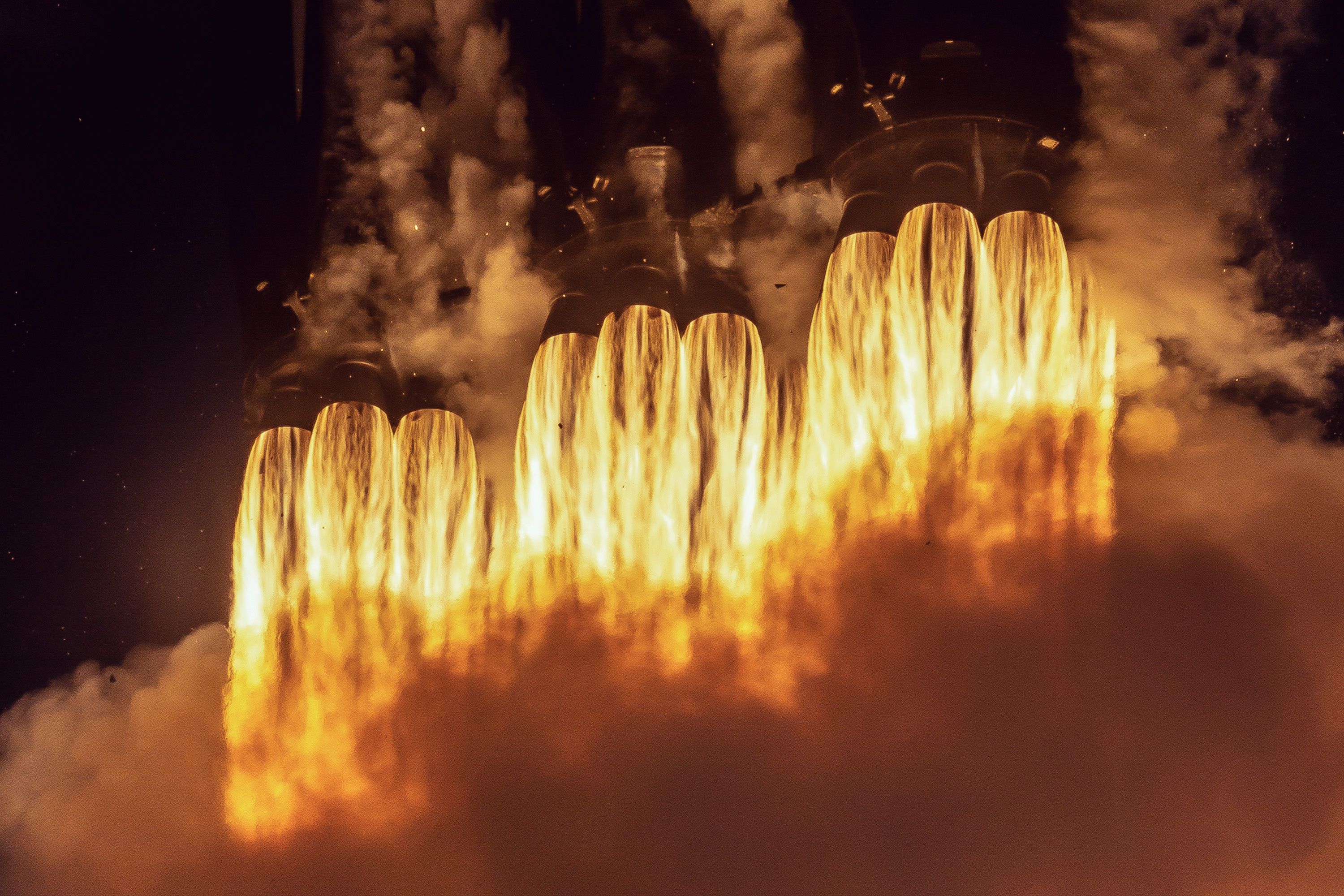 3000x2000 Wallpaper lights, heat, rocket, SpaceX, booster, Falcon Heavy, Elon Musk for mobile and desktop, section космос, resolution 3000x2000