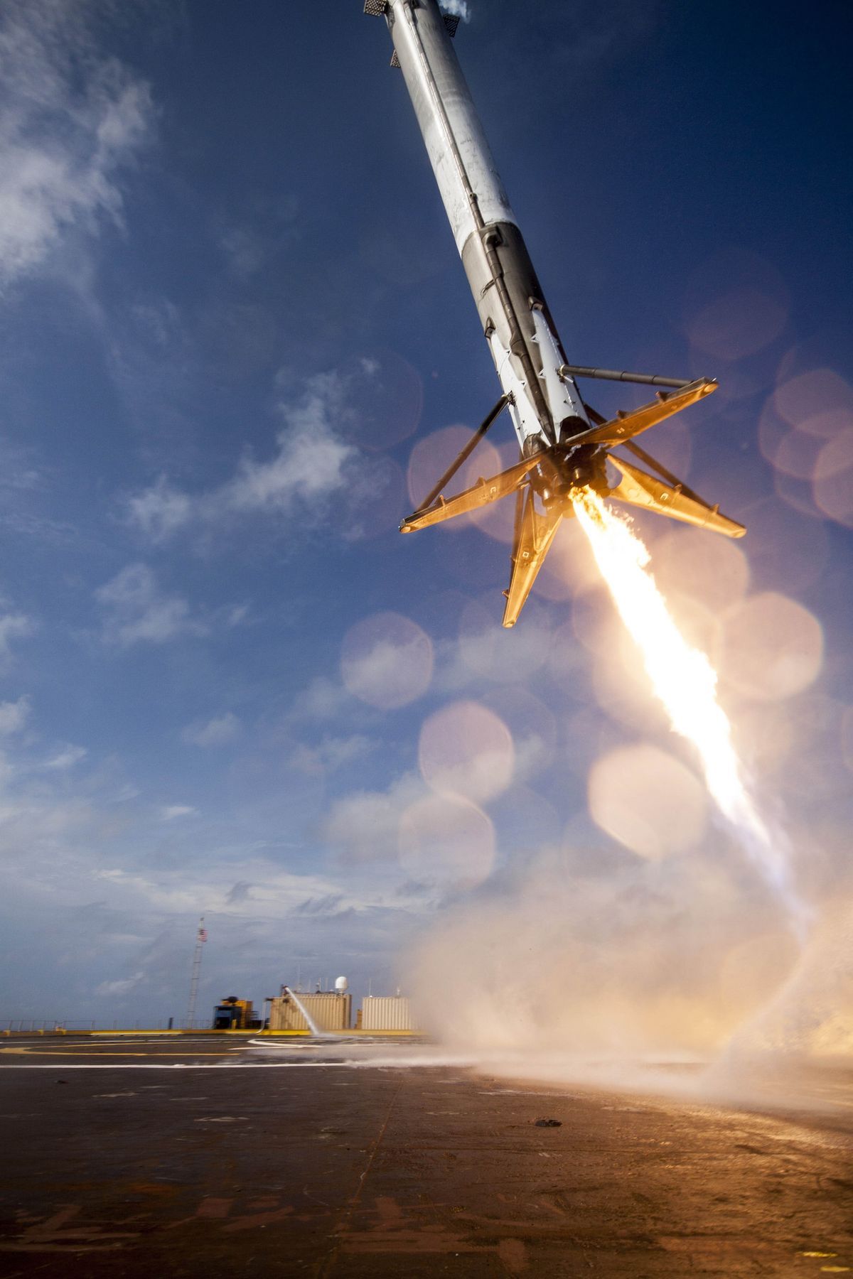 1200x1800 Amazing Photo Shows SpaceX Rocket Just Before Crash