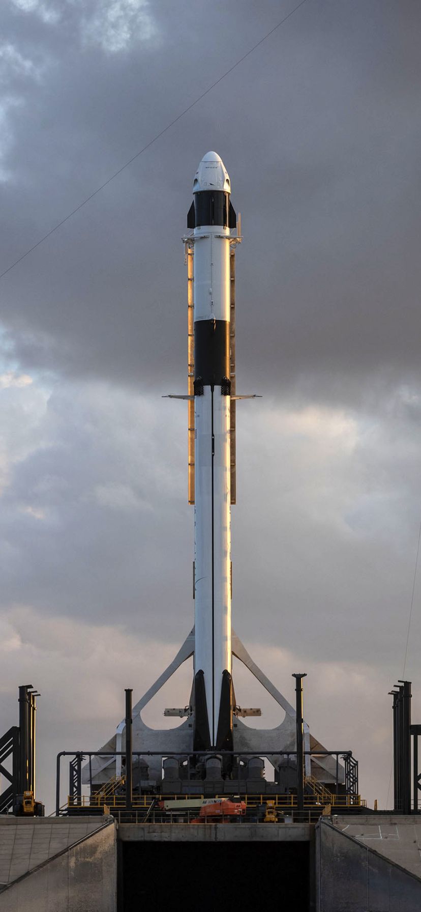 828x1792 Phone wallpaper: Falcon Spacex, Technology 1421128