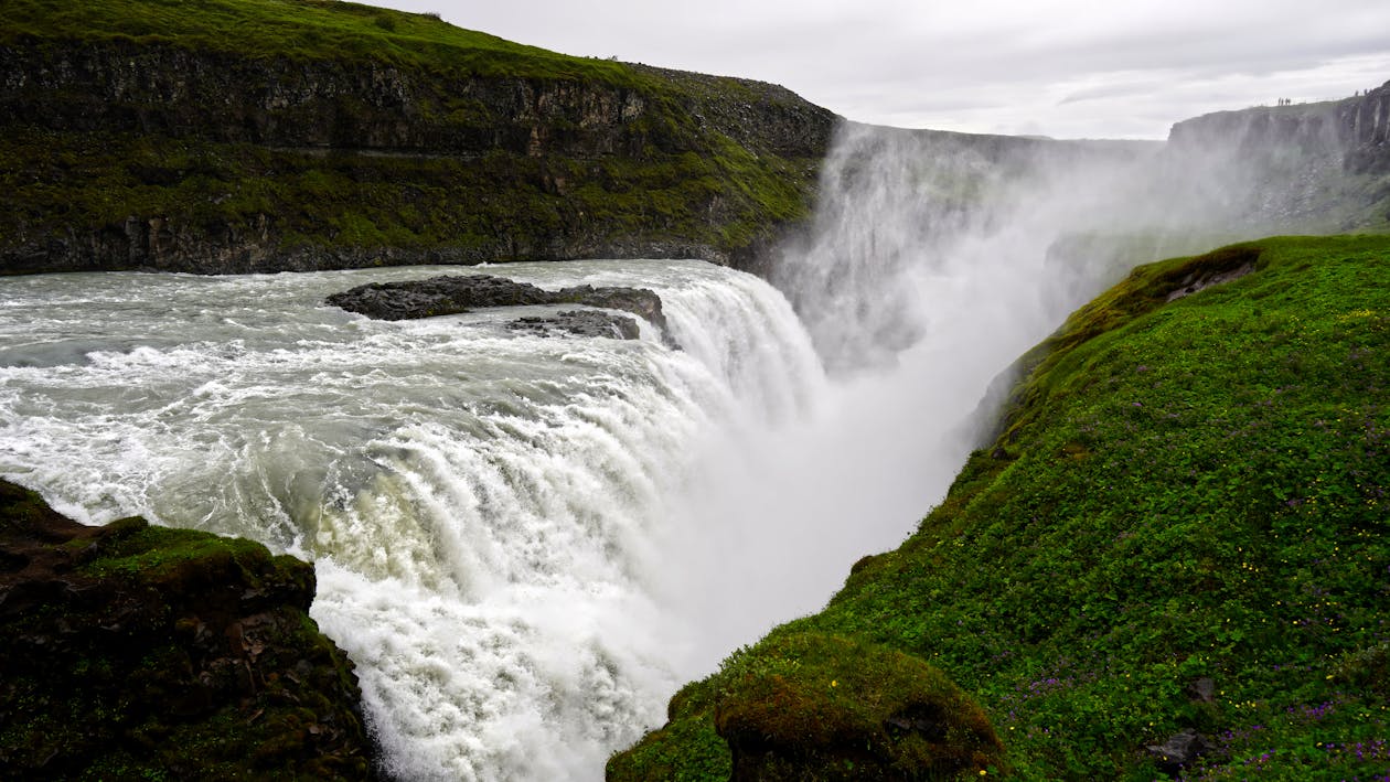 1260x709 Gullfoss Waterfall in Iceland · Free