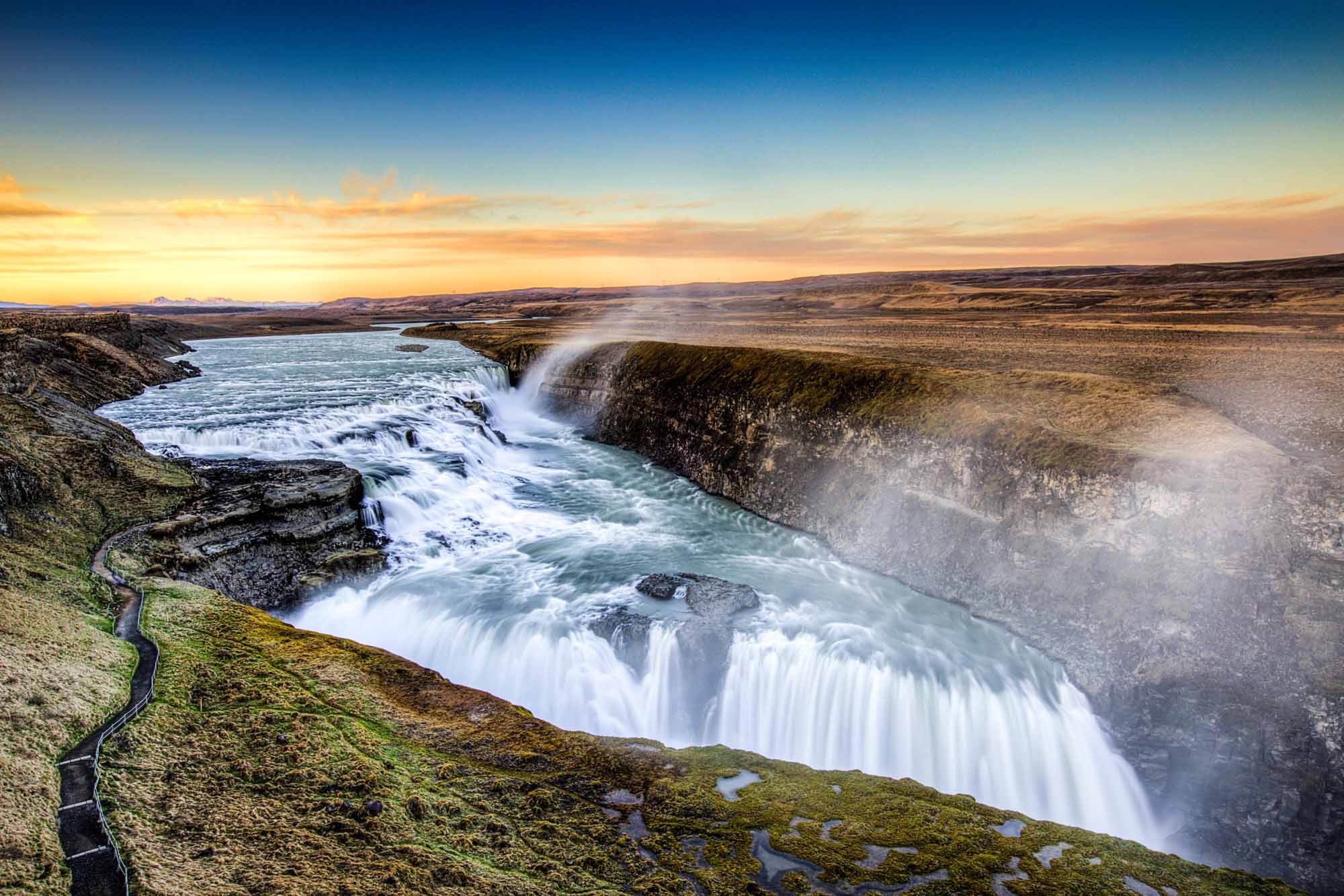 2000x1333 Gullfoss Waterfall: Iceland's Majestic Natural Wonder