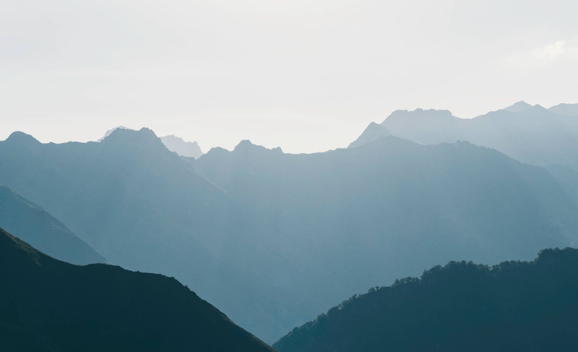 1920x1169 Download Surreal Blue Mountains Perfect Aesthetic Retreat Wallpaper