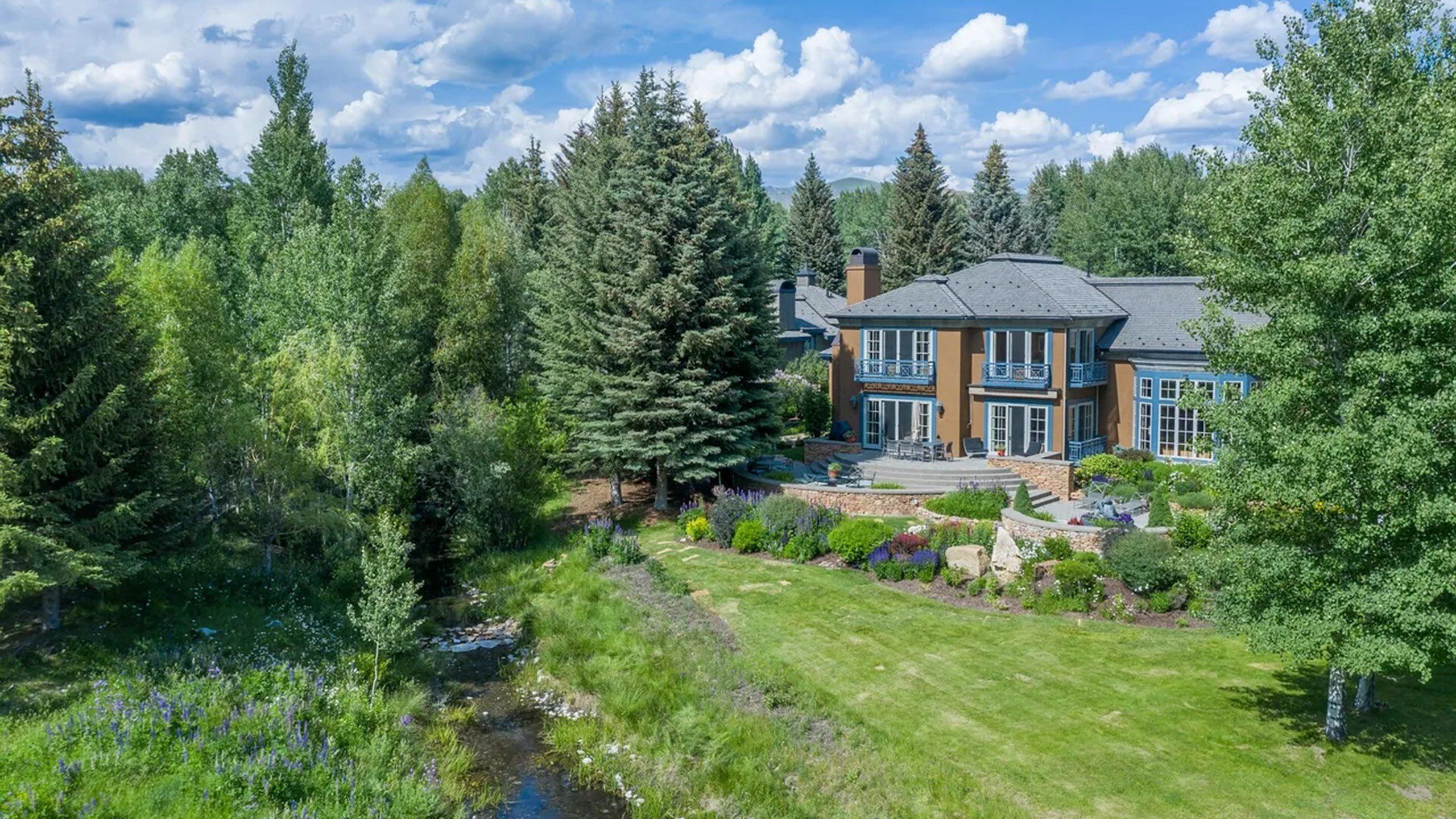 2560x1440 Inside Idaho's Hidden Pure Luxury Mountain Retreat Where $1.4 Million Is the Baseline