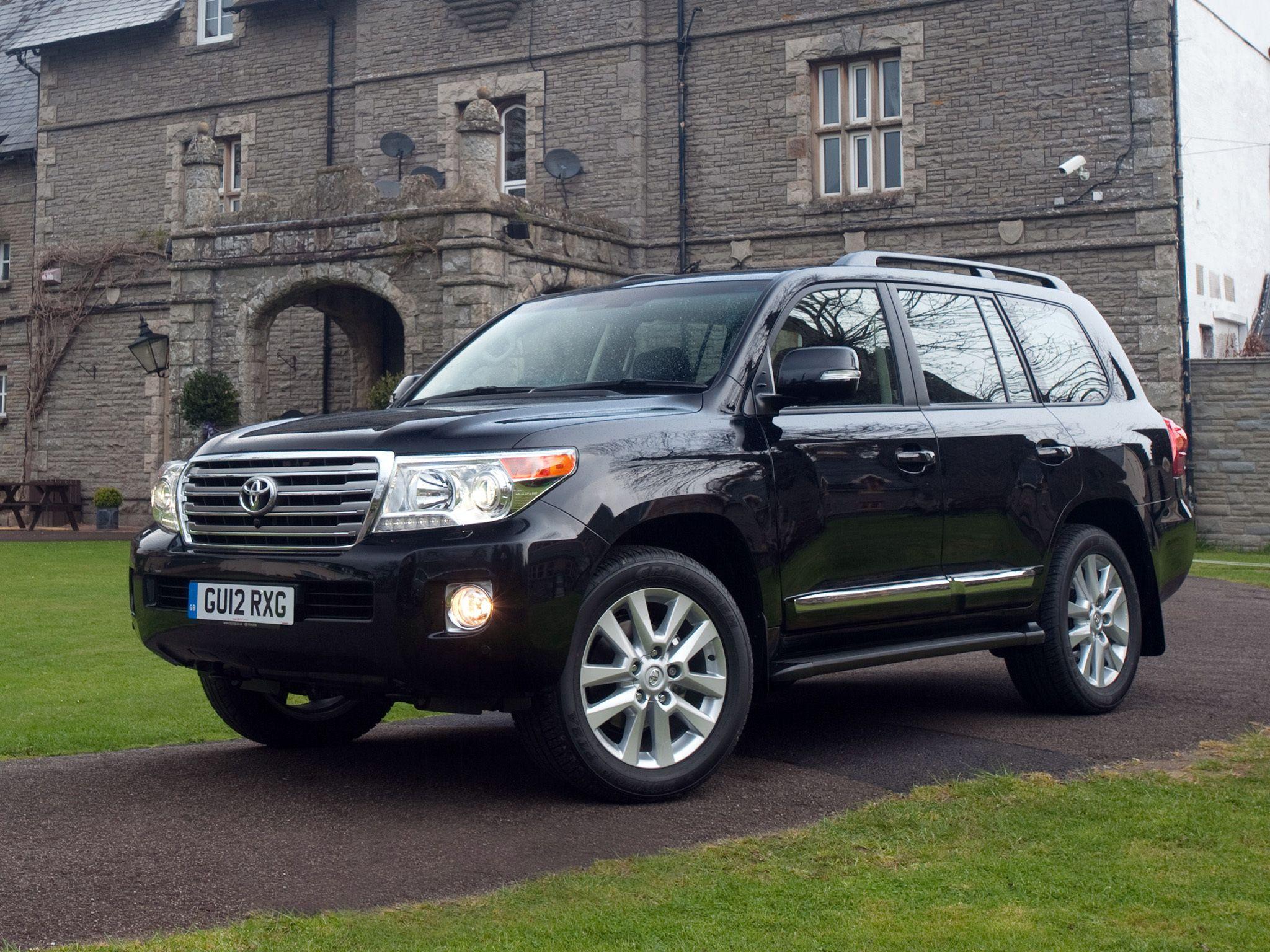 2048x1536 High resolution photo of Toyota Land Cruiser desktop