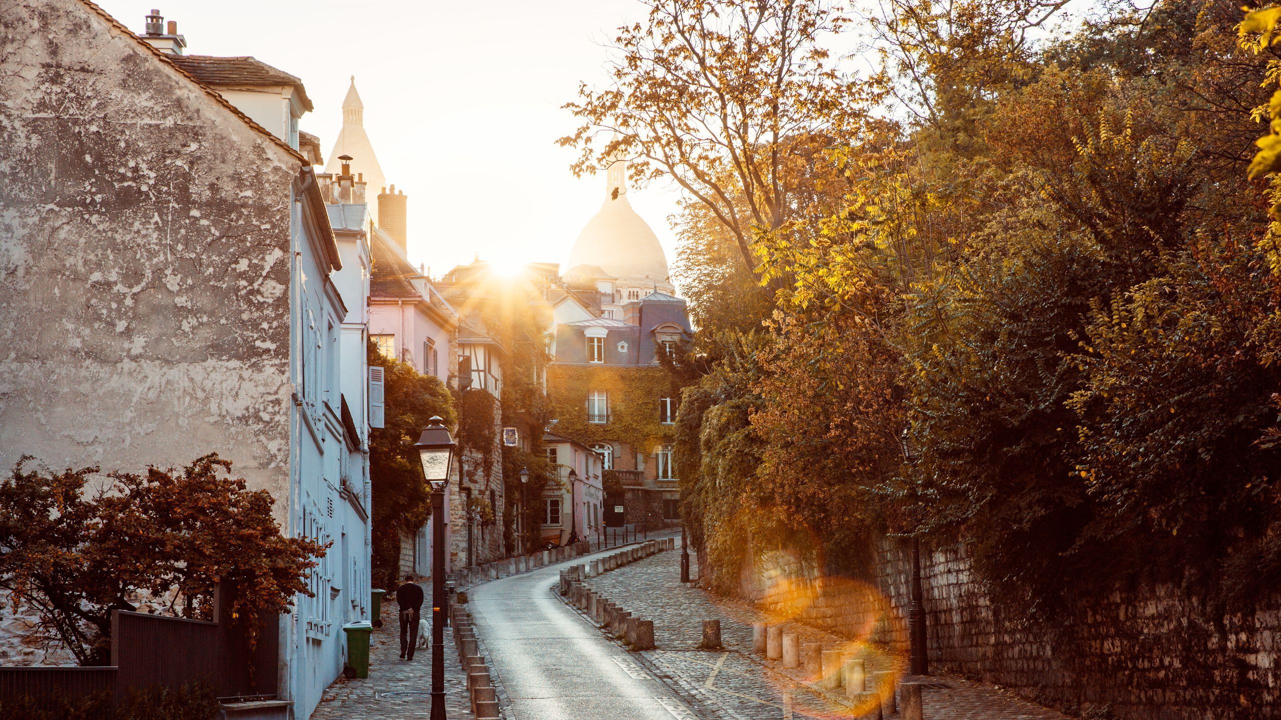 2560x1440 These are the world's prettiest cities to visit this autumn