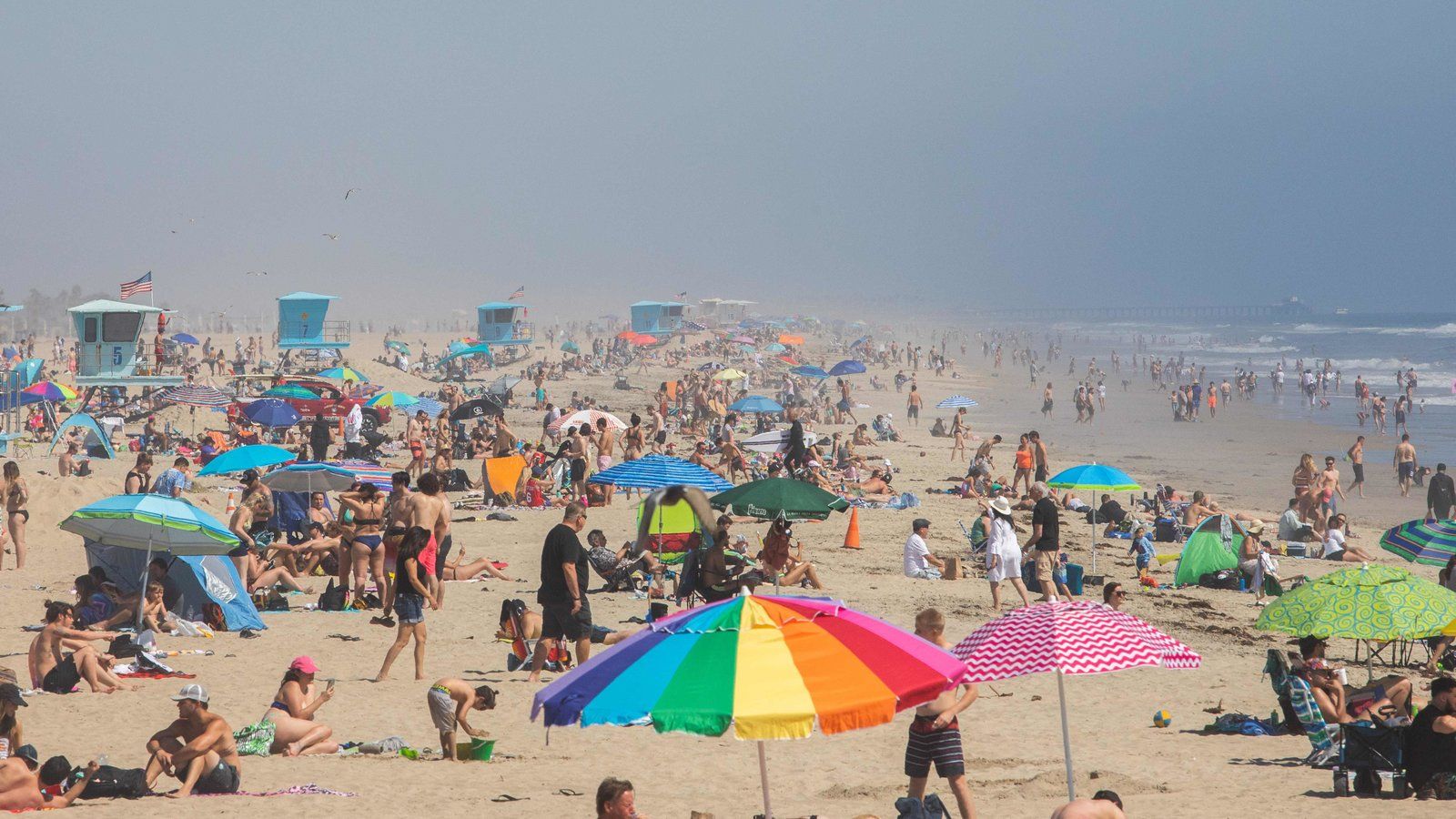 1600x900 California Beaches: A (Photo) Study in Contrasts