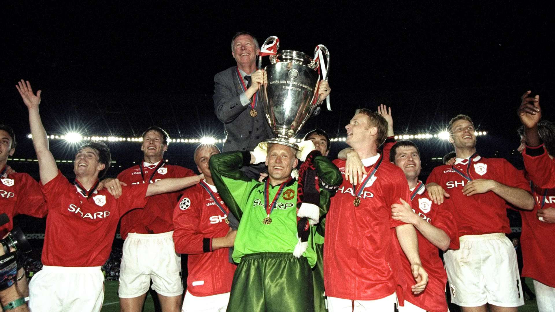 1920x1080 Watch: Incredible fan footage of Man Utd's 1999 Champions League final comeback shared for first time