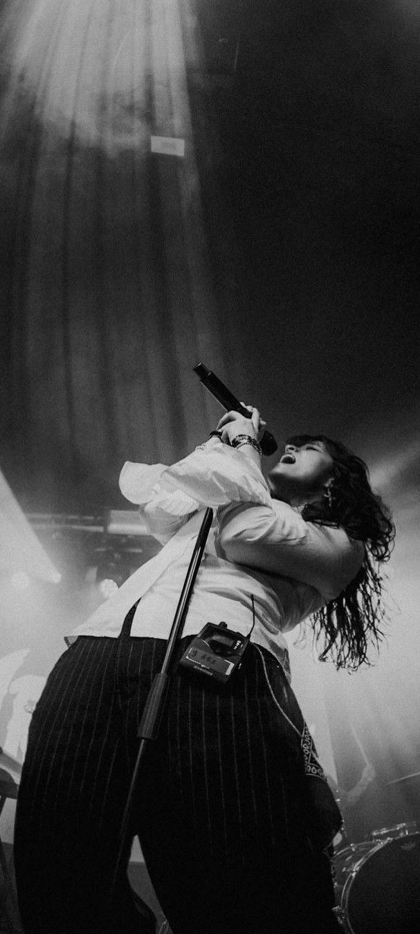 607x1350 ari abdul wallpaper
