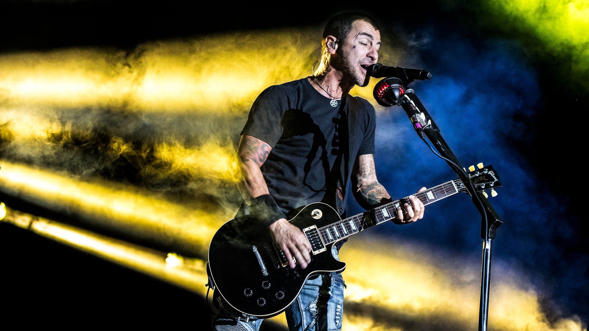 2048x1152 Sully Erna Rock Revival