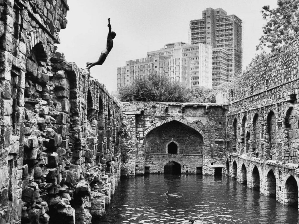 1024x768 Out of the darkroom: Raghu Rai at Paris Photo Fair 2017. Architectural Digest India