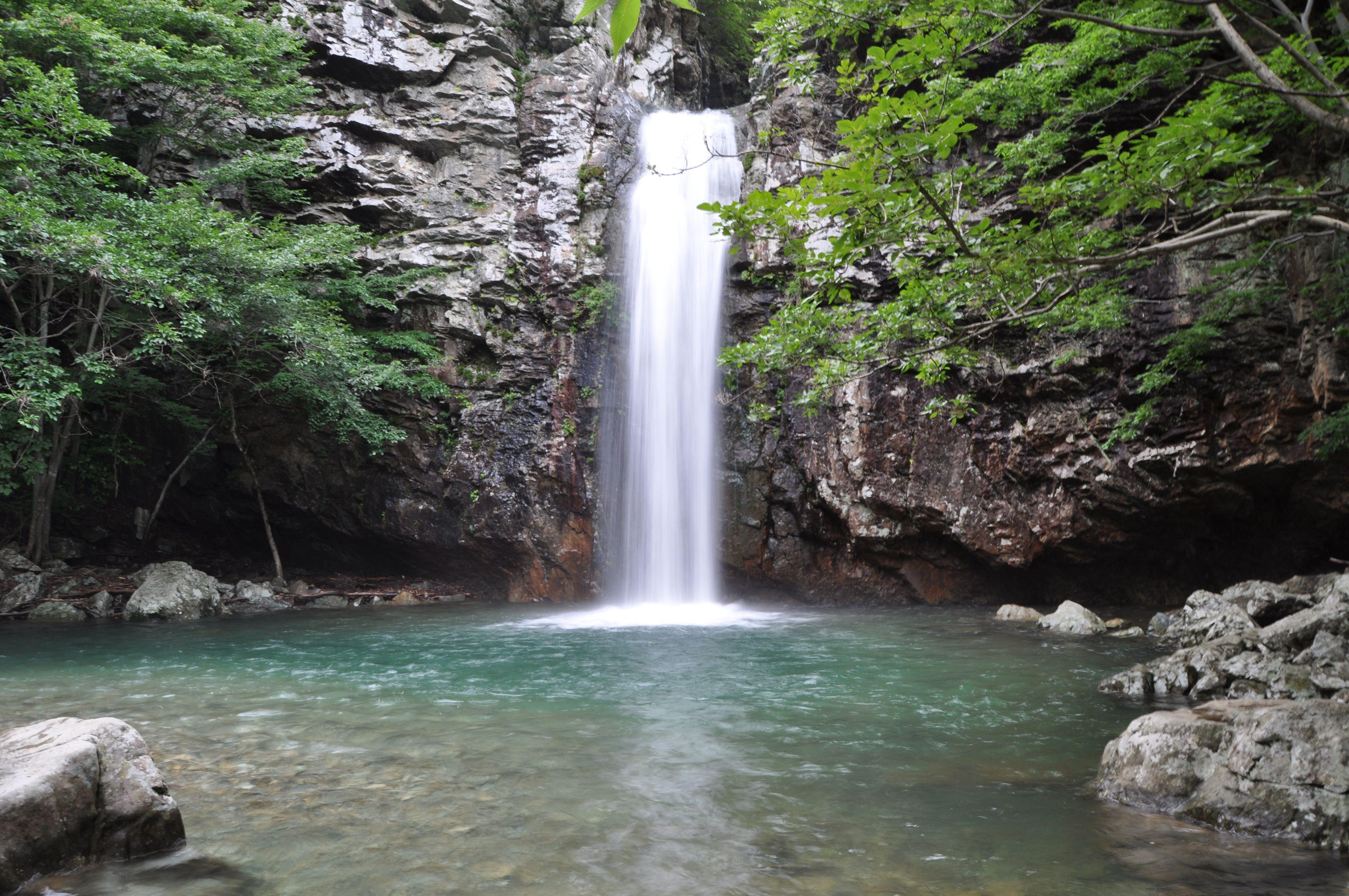 4288x2848 Tropical Waterfall HD Wallpaper