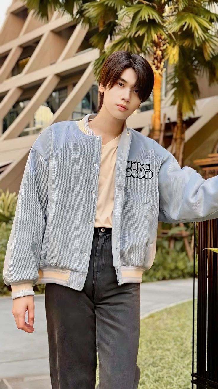 736x1308 Dunk Natachai