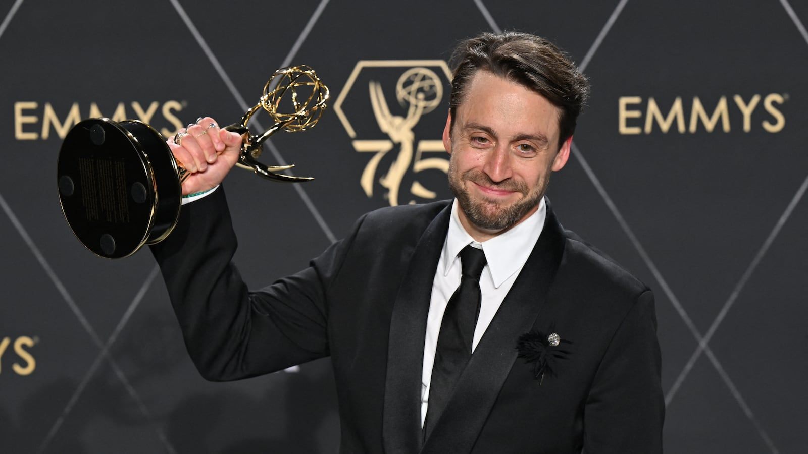 1600x900 Kieran Culkin's Mom in Poor Health as He Thanked Her in Emmys Speech, Report Says