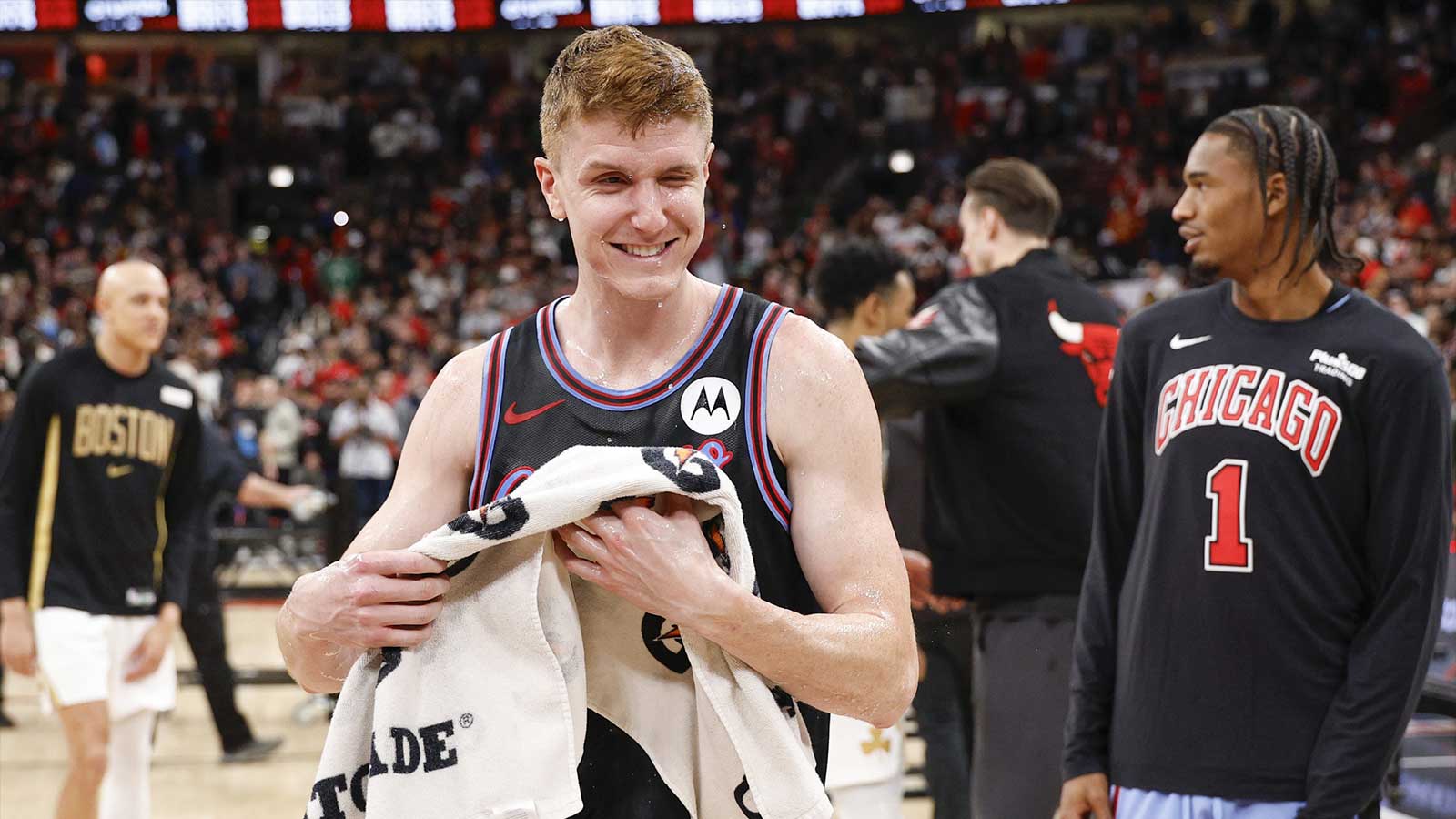 1600x900 Bulls News: Derrick Rose's Special Gift For Kevin Huerter After Game Winning 3
