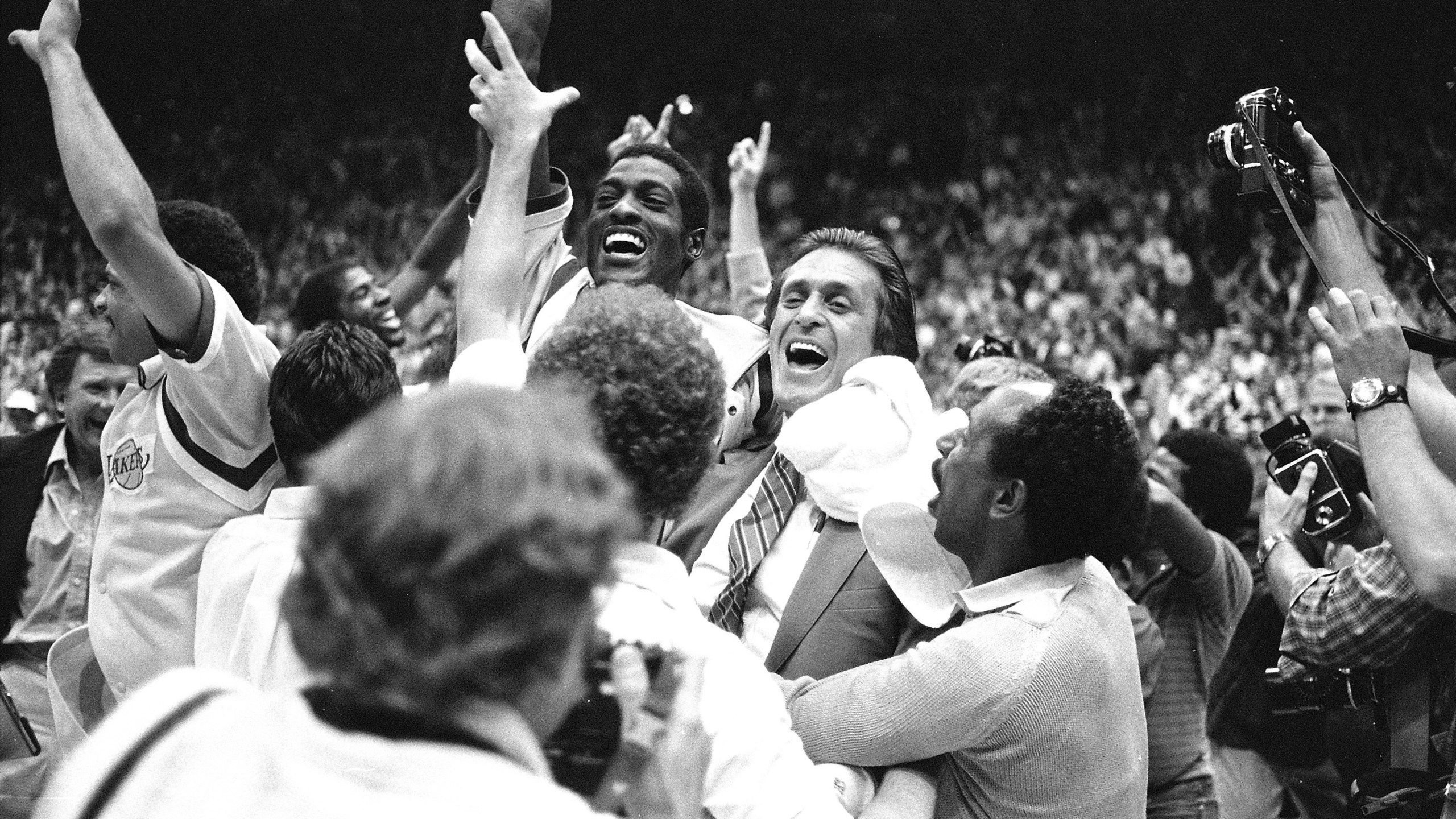 2560x1440 Lakers to honor Hall of Fame coach Pat Riley with statue unveiling against Celtics