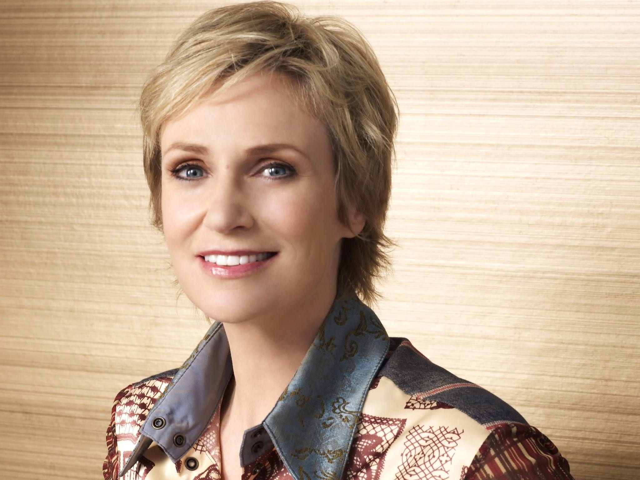 2048x1536 Preview: With Glee all wrapped up, Jane Lynch brings her national cabaret tour to Symphony Hall
