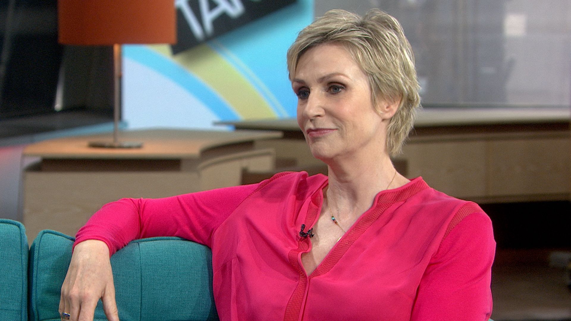 1920x1080 Jane Lynch talks about return of ‘Hollywood Game Night’
