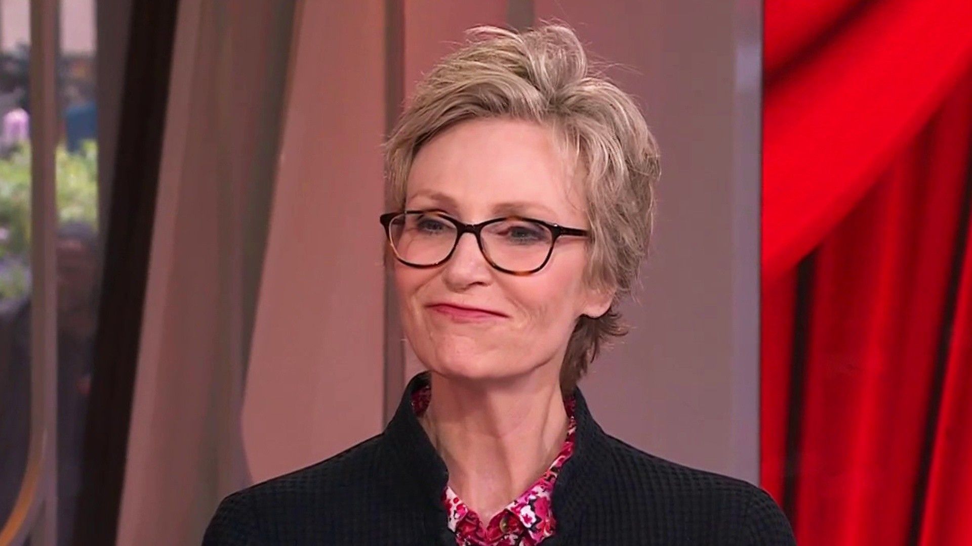 1920x1080 Jane Lynch shares stories from her memorable movies and shows