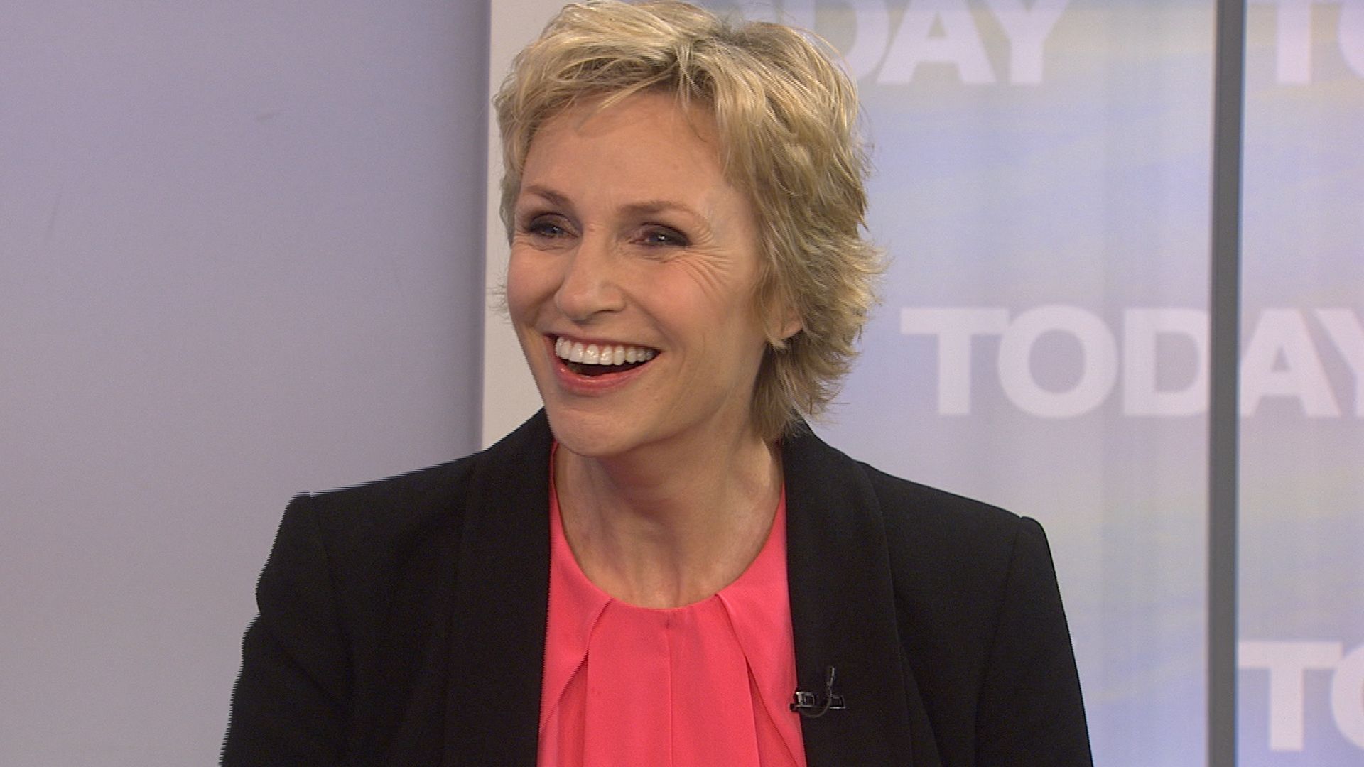 1920x1080 Jane Lynch: ‘Game Night’ will have you ‘shouting’