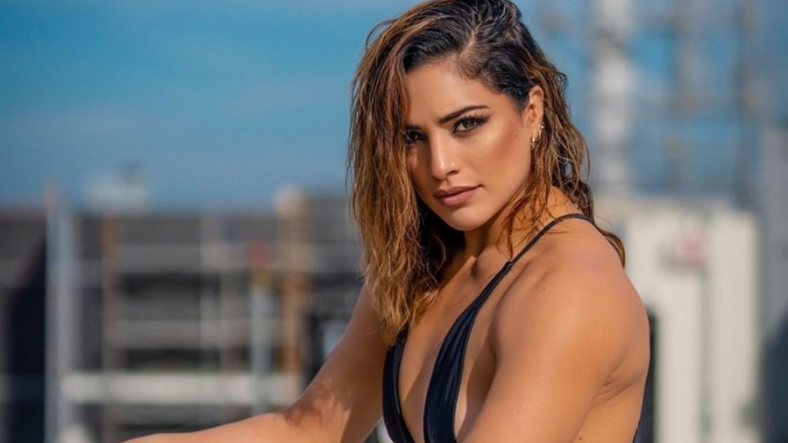 1600x900 Raquel Rodriguez Wallpaper