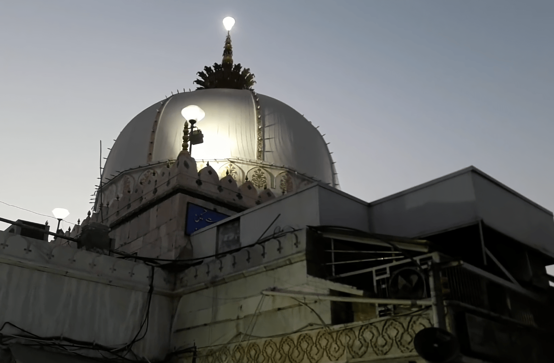 2128x1396 Khwaja garib nawaz Dargah real Photo Image 17.png