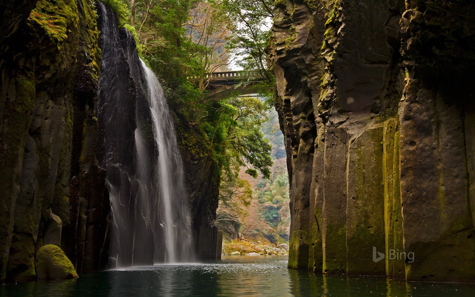 1920x1200 Takachiho Gorge on Kyushu, Japan Wallpaper