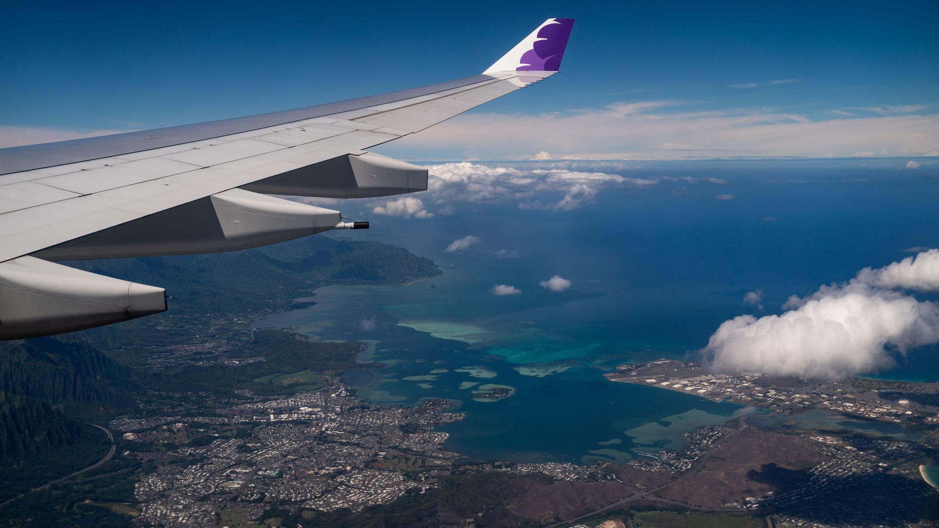 1920x1080 Hawaii flight turbulence leaves 11 people seriously injured