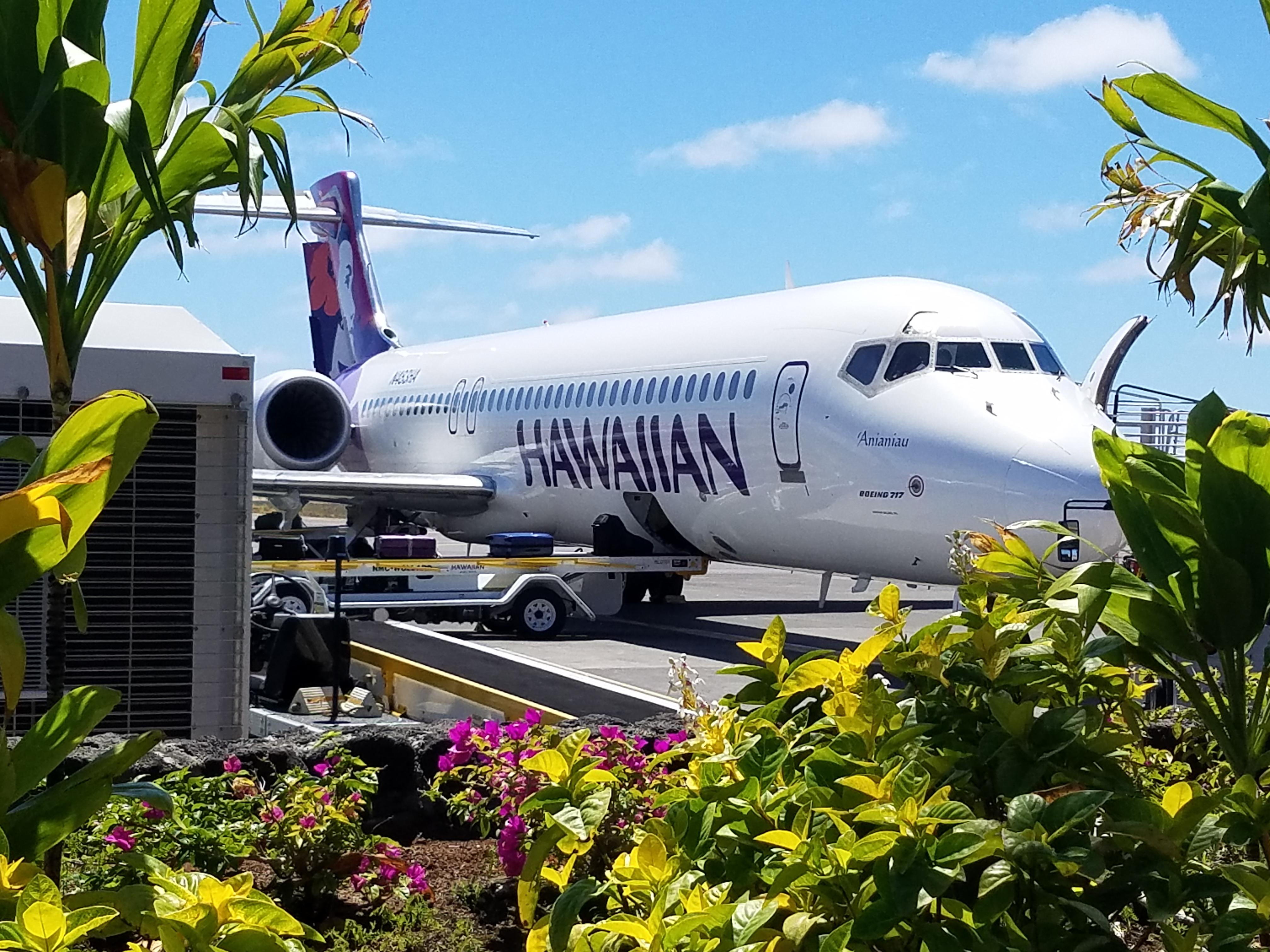 4032x3024 Hawaiian Airlines Boeing 717 22A