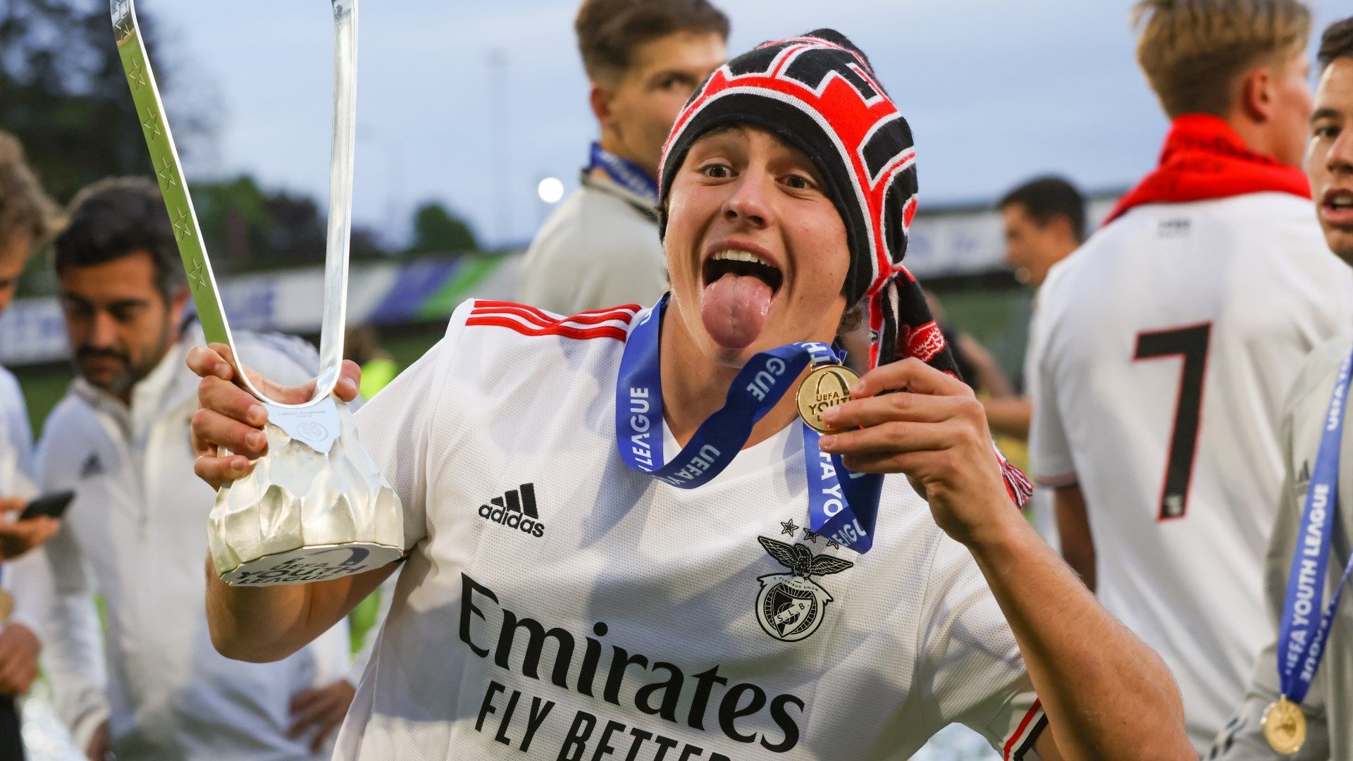 1920x1080 Joao Neves: Why Man Utd are plotting January transfer swoop for €100m Benfica wonderkid. Goal.com US