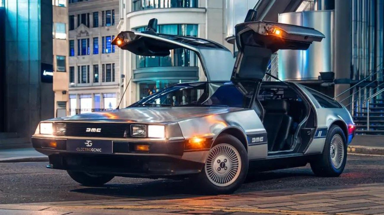 1300x728 DMC DeLorean Is Back Into The Future! Explained