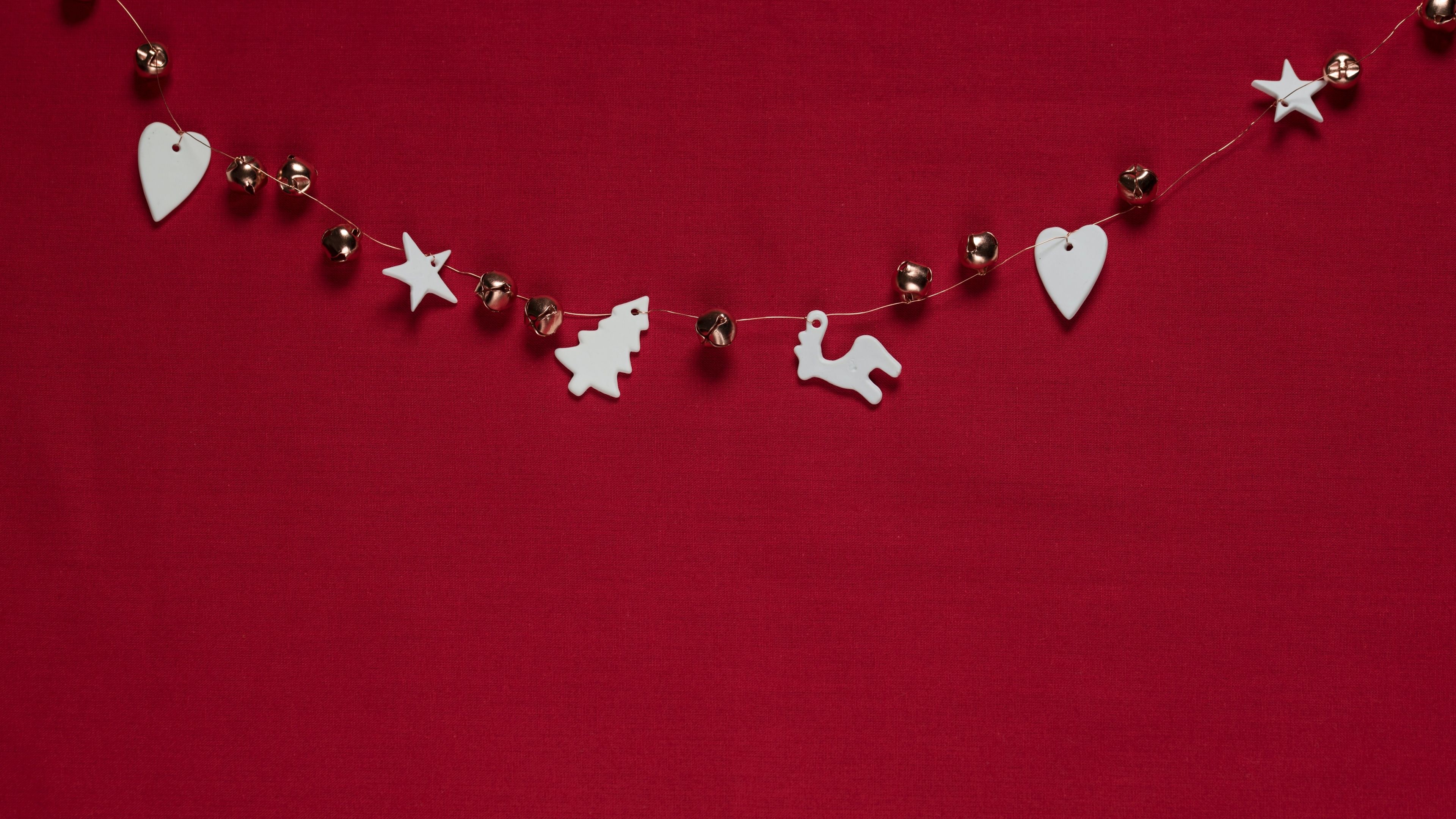 3840x2160 Preppy Christmas Wallpaper 4K, Red background