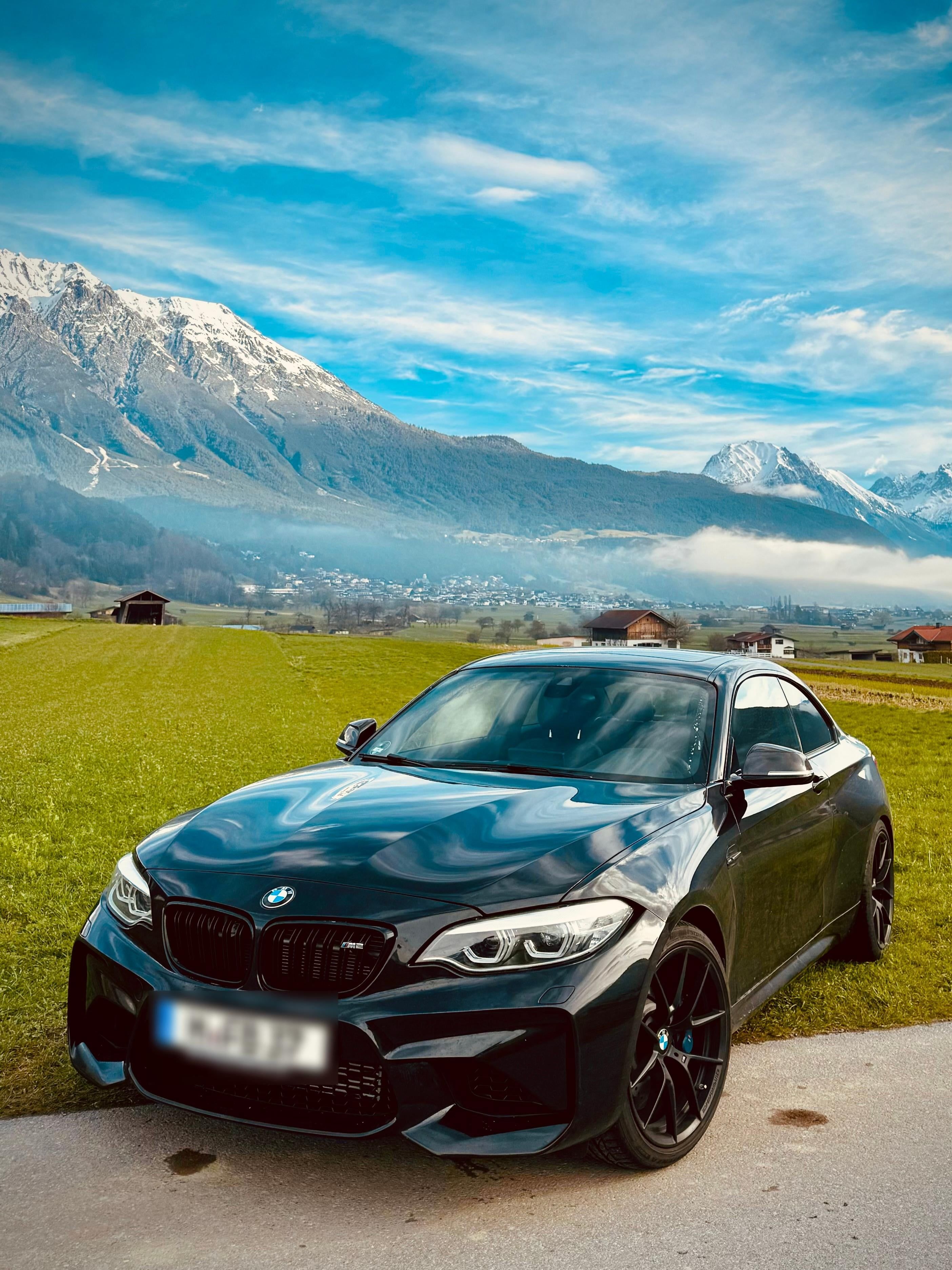 2809x3745 M2 LCI Black Shadow