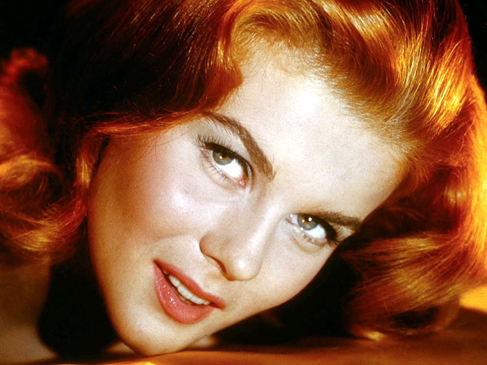 1600x1200 TV BANTER : Ann Margret On Television