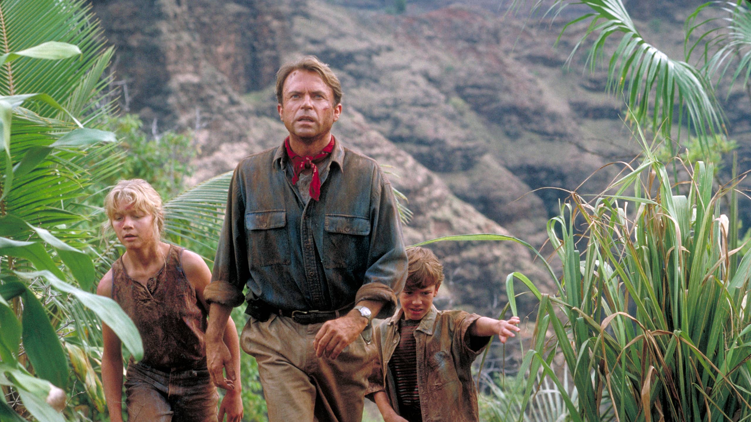 2560x1440 Sam Neill Says He Thought He Might Die When Hurricane Hit 'Jurassic Park' Set's Journal