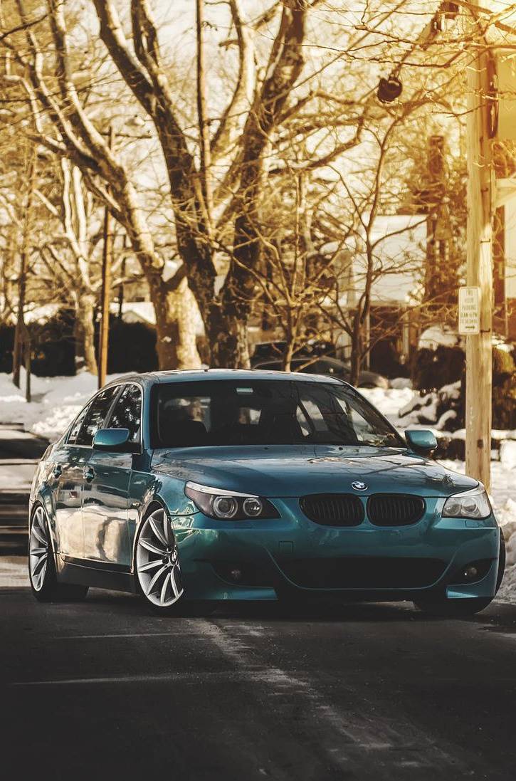725x1097 BMW E60 Wallpaper