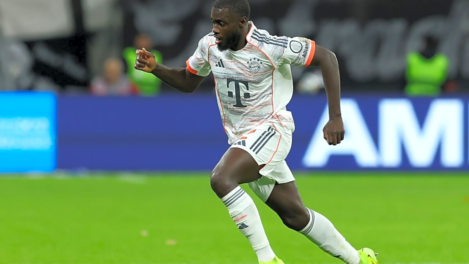1600x900 Liverpool & Chelsea Among Clubs To Hold Talks With Soon To Be Free Agent Defender