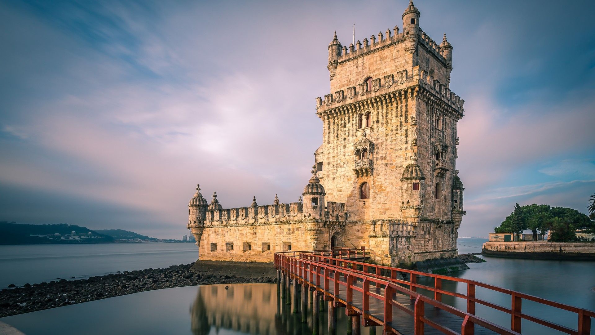 1920x1080 Belém Tower (Torre de Belém) at the Tagus river in Lisbon at sunrise, Portugal. Windows Spotlight Image