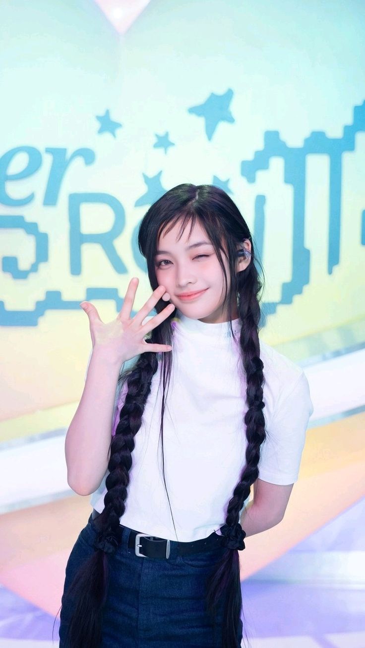 736x1308 iroha illit wallpaper