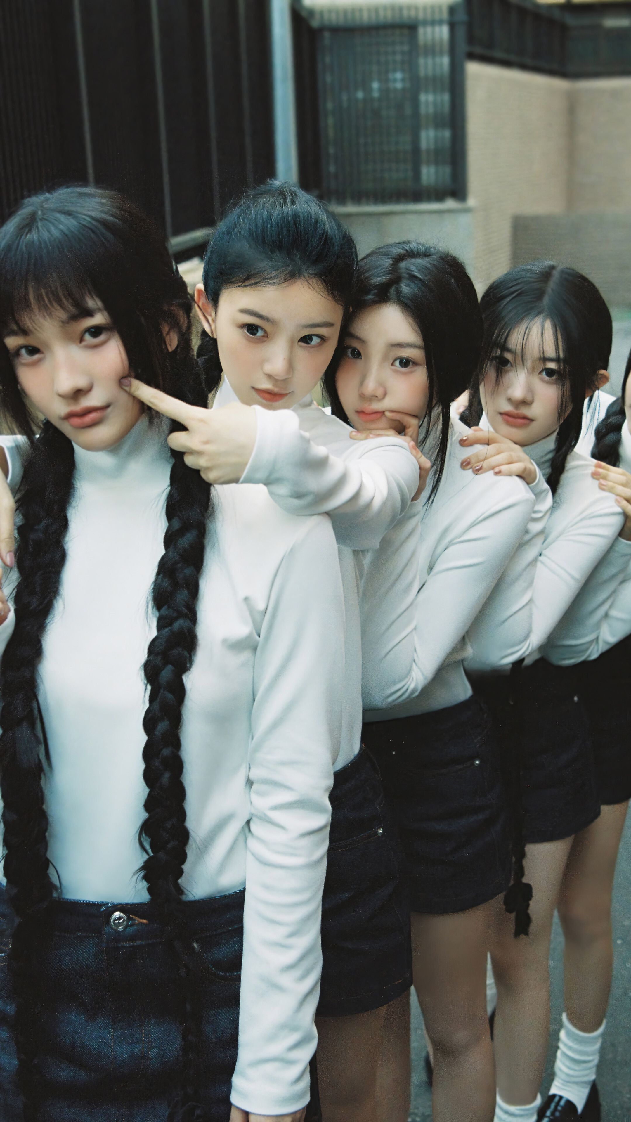 2160x3840 ILLIT All Members Iroha Mokah Wonhee Minju Yunah 4K Wallpaper iPhone HD Phone a