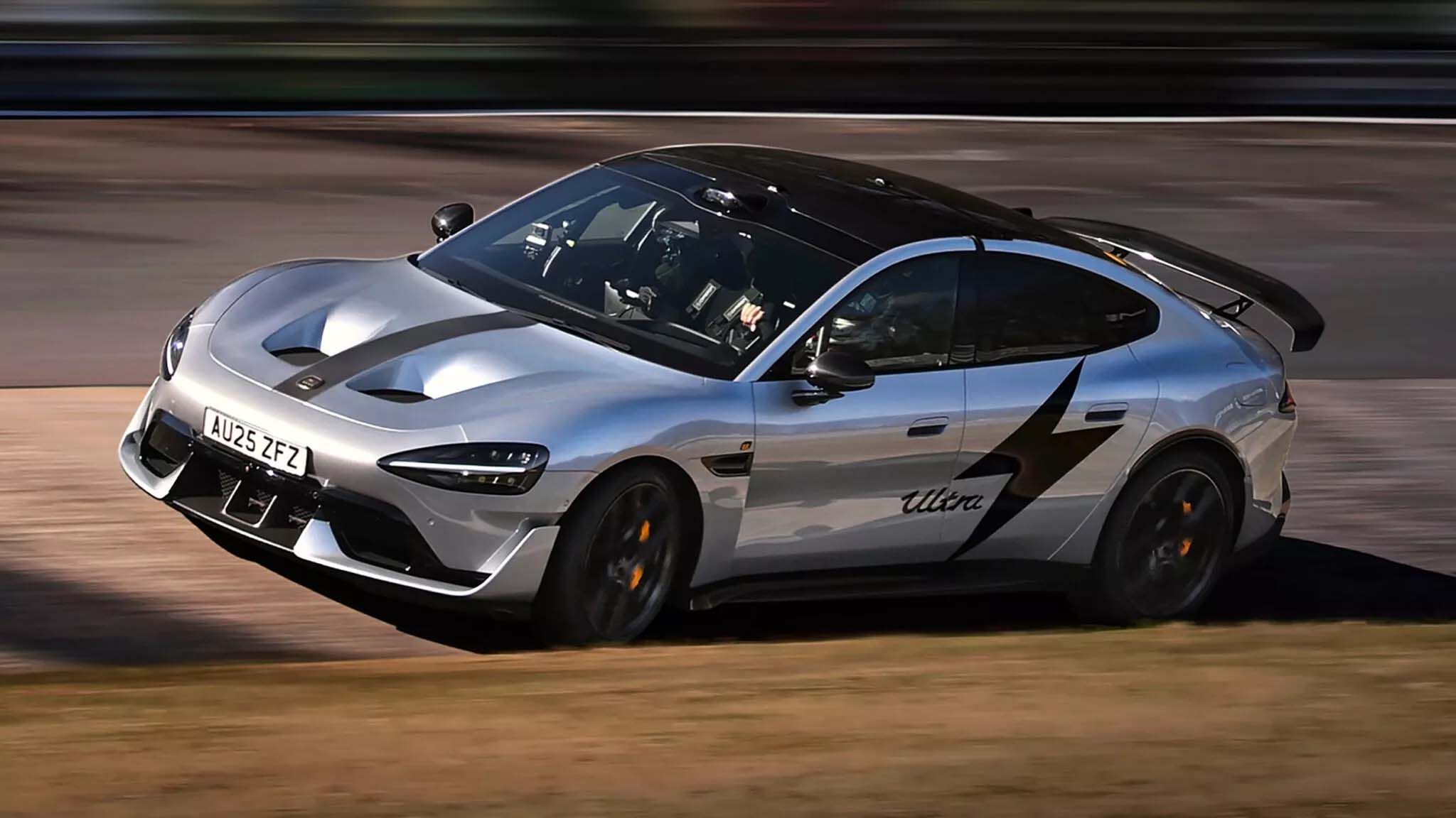 2048x1152 The Xiaomi SU7 Ultra is now the Nurburgring's fastest electric production car