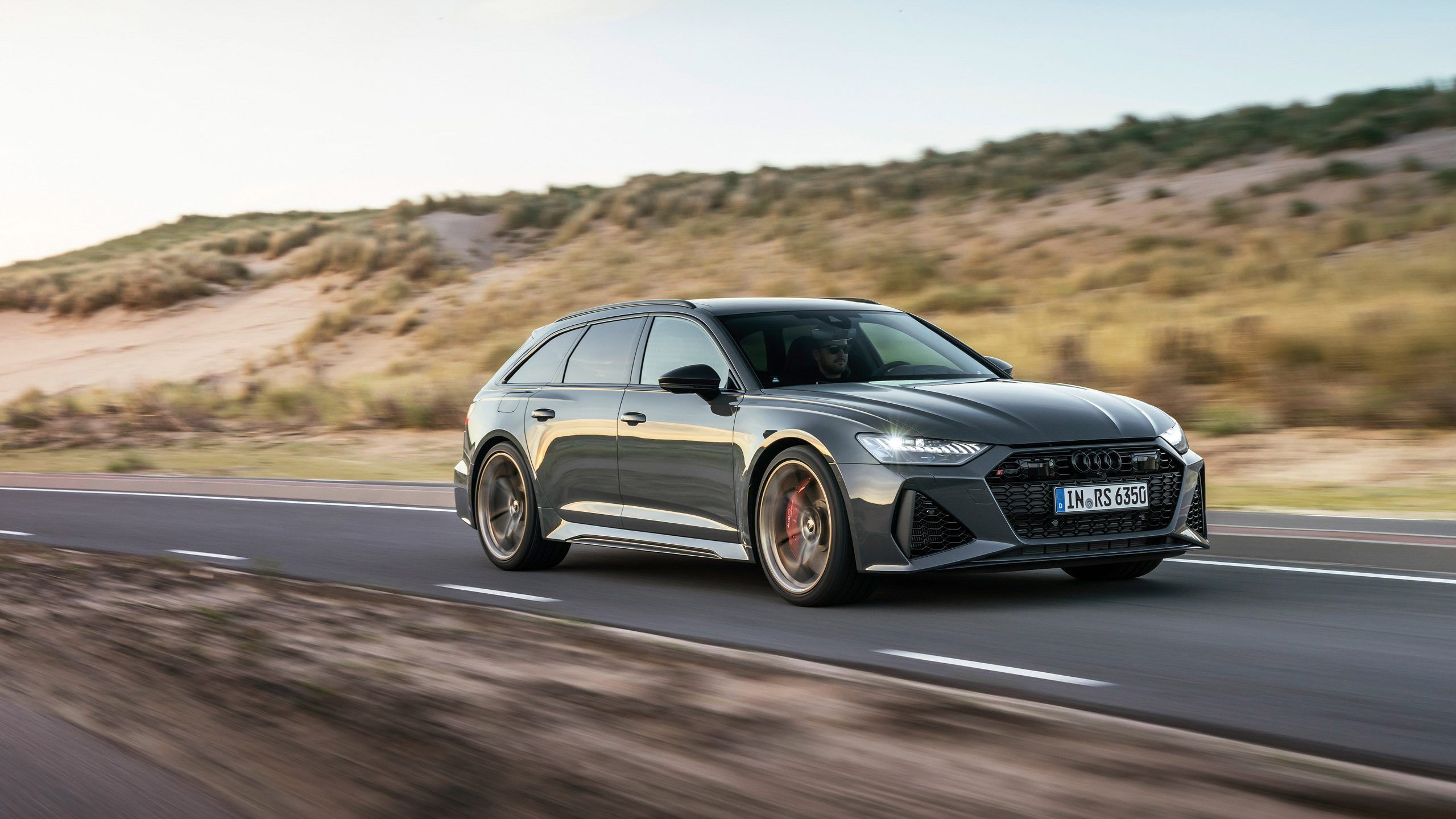 2560x1440 Audi RS6 Avant Performance Wallpaper