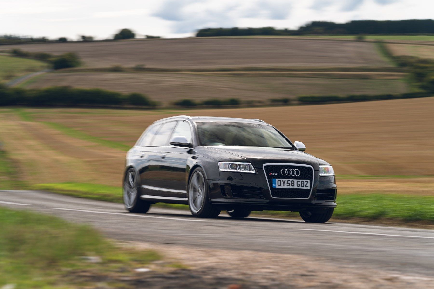 1800x1200 Driving the classics: Audi RS6 Avant (2008)