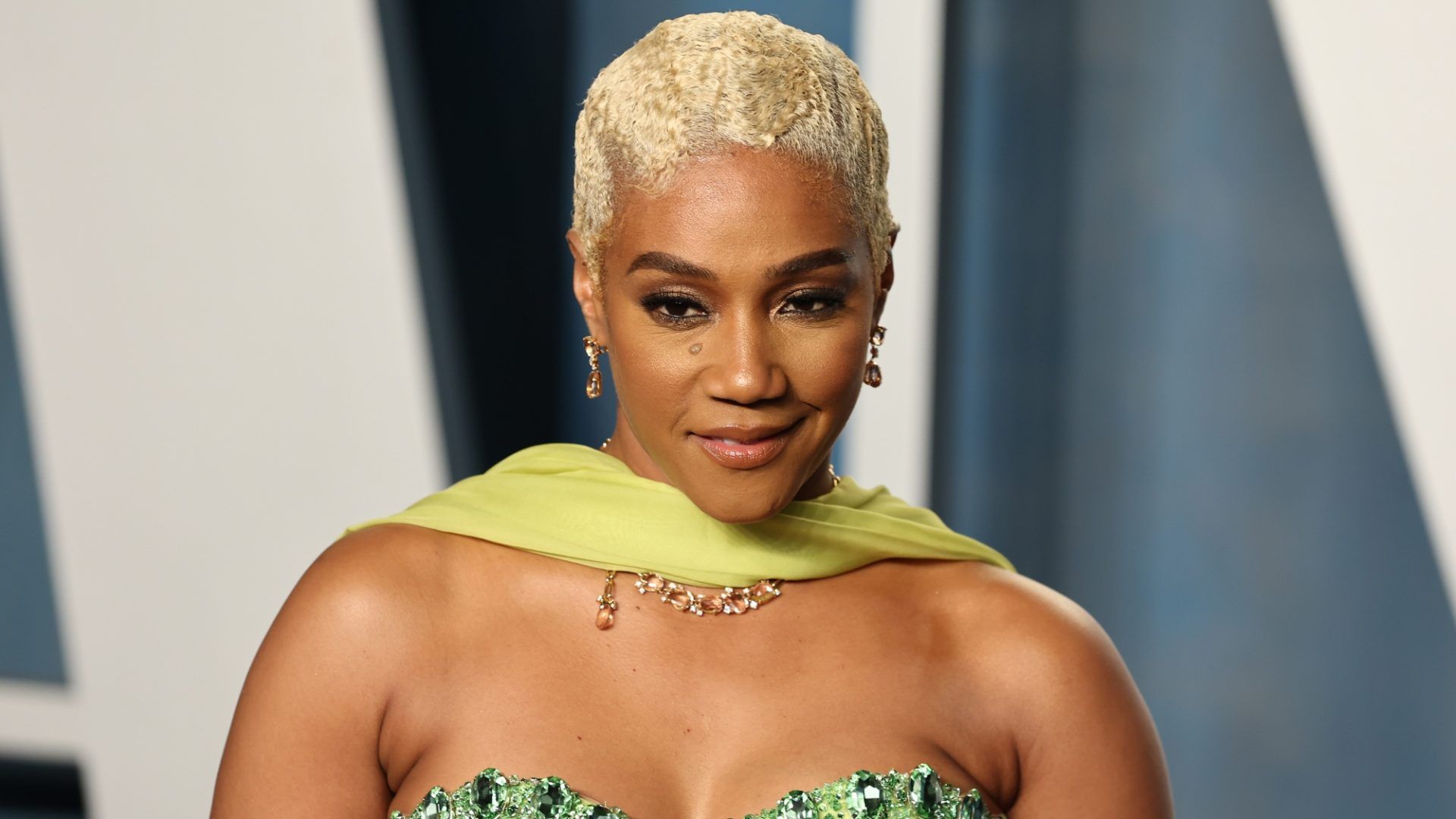 1920x1080 Tiffany Haddish Checks Reporter About Her Evening Gown