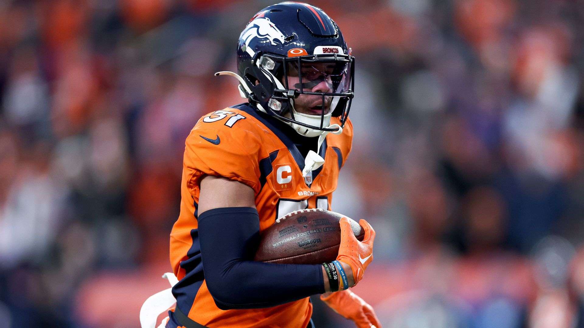 1920x1080 NFL 2024 Free Agency Tracker: Remaining Free Agents after Jamal Adams signs with the Tennessee Titans. Goal.com US
