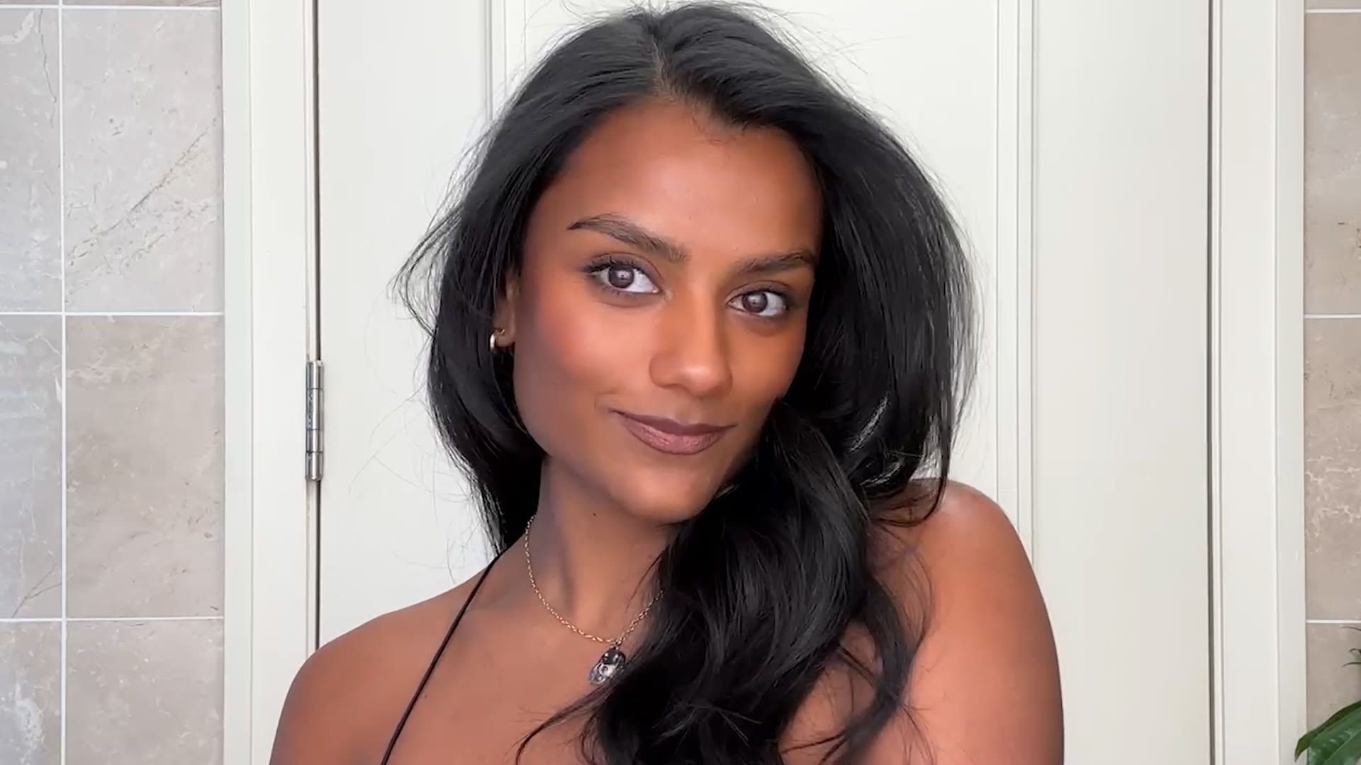 1920x1080 Simone Ashley’s Date Night Look