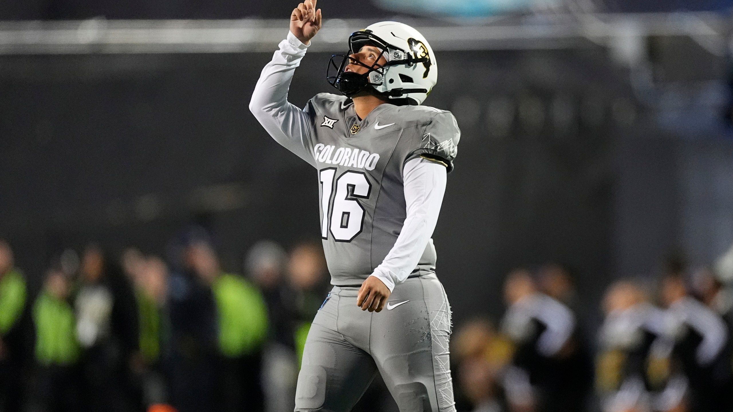 2560x1440 Shedeur Sanders, Travis Hunter Help Colorado Beat Cincinnati 34 23 To Become Bowl Eligible. WLNS 6 News