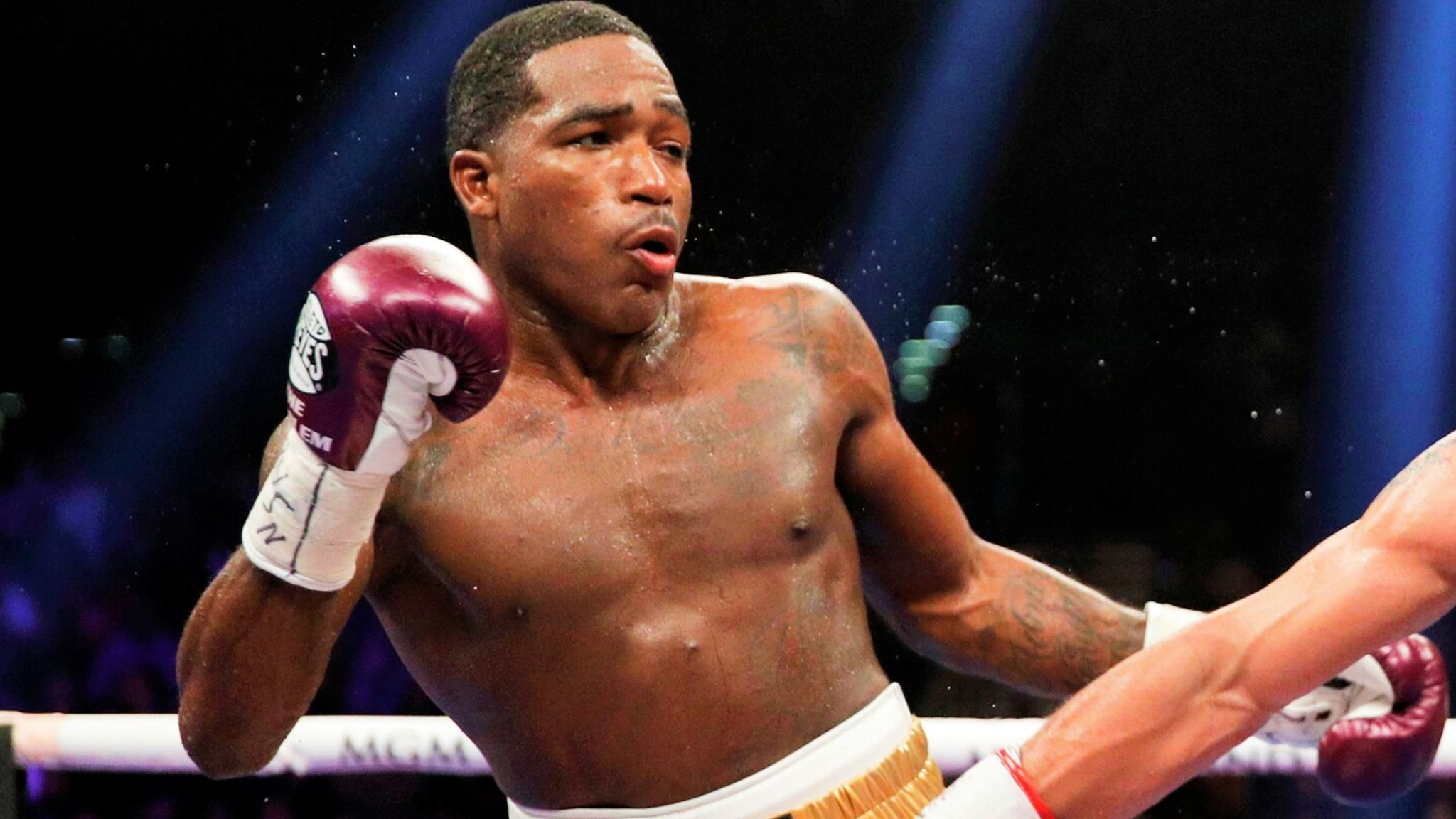 2048x1152 Adrien Broner defeats Jovanie Santiago on points but fails to impress in return fight
