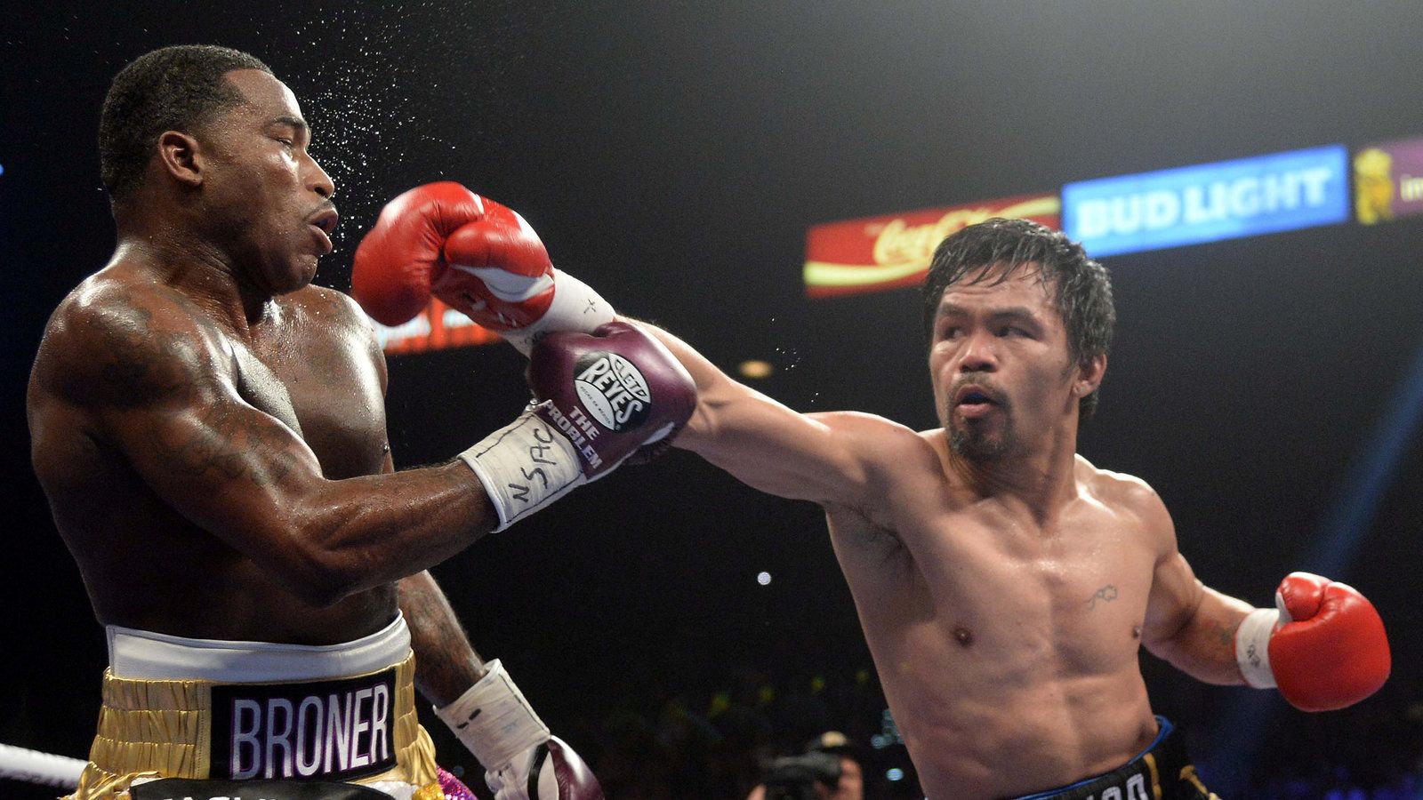 1600x900 Manny Pacquiao Defeats Adrien Broner in a Unanimous Decision