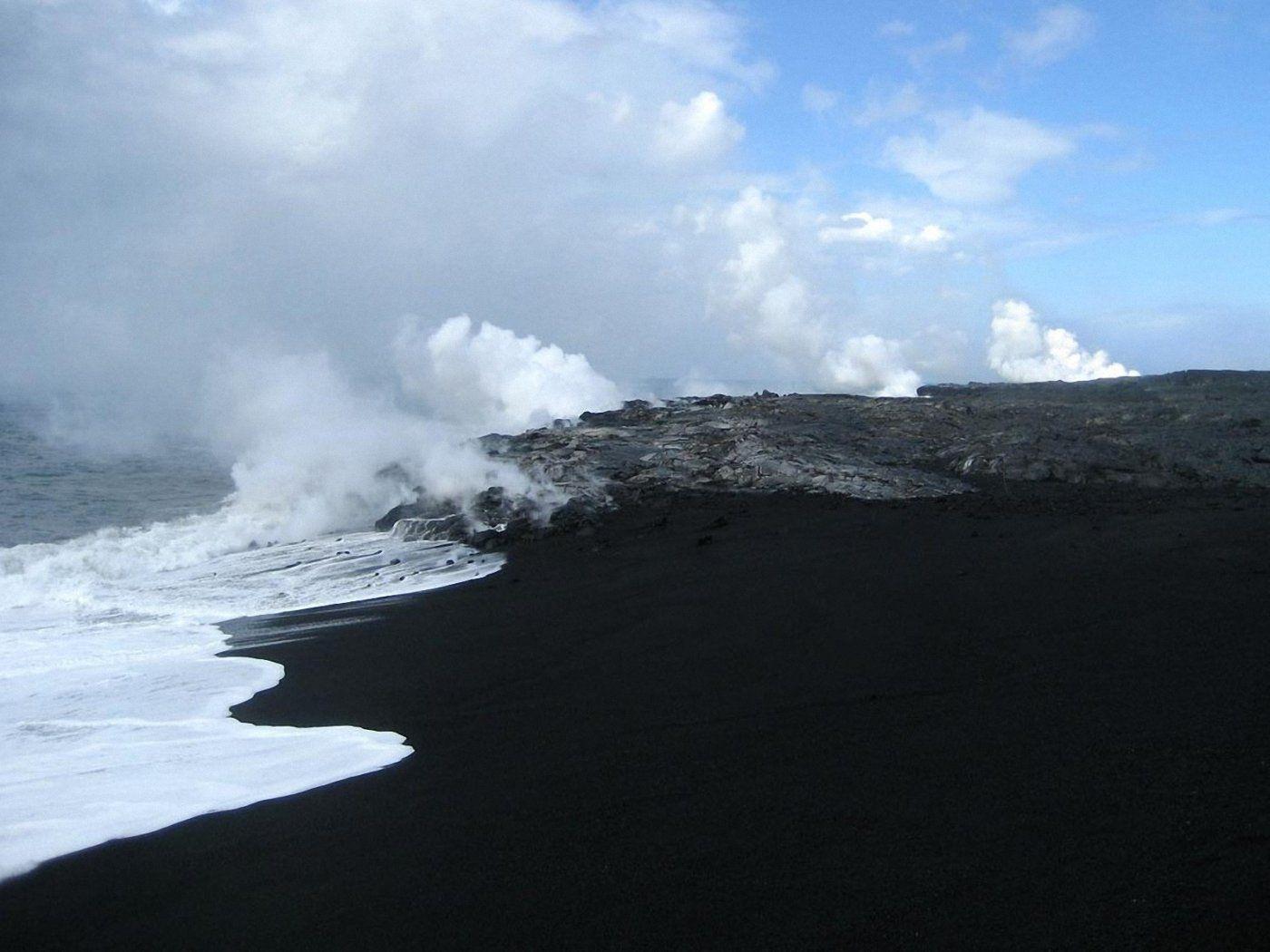 1400x1050 Free download Black Sand Beach 1400x1050 WallpaperBlack Beach